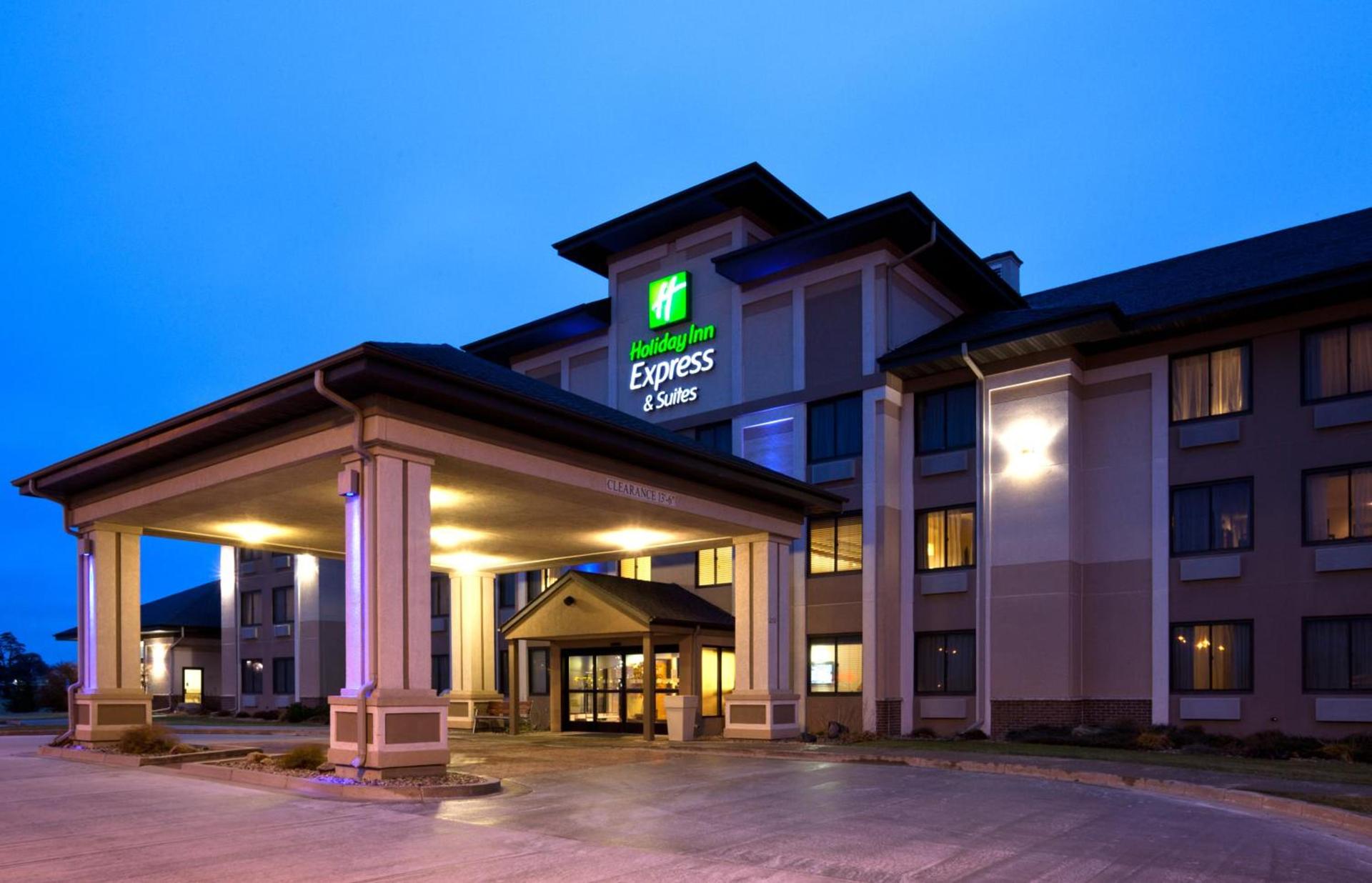 Holiday Inn Express & Suites - Worthington by IHG photo 24