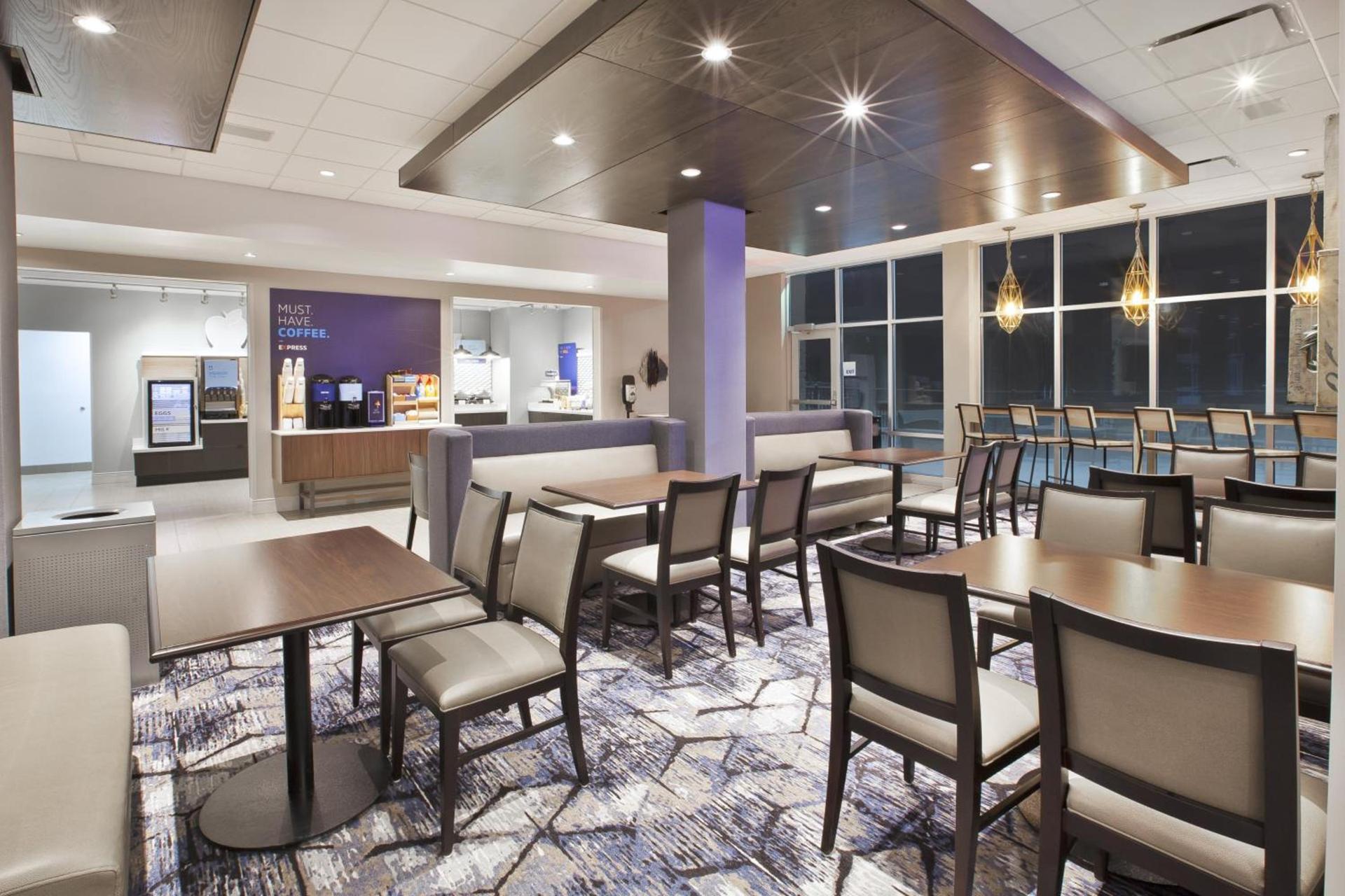 Holiday Inn Express & Suites Okemos - University Area by IHG photo 13