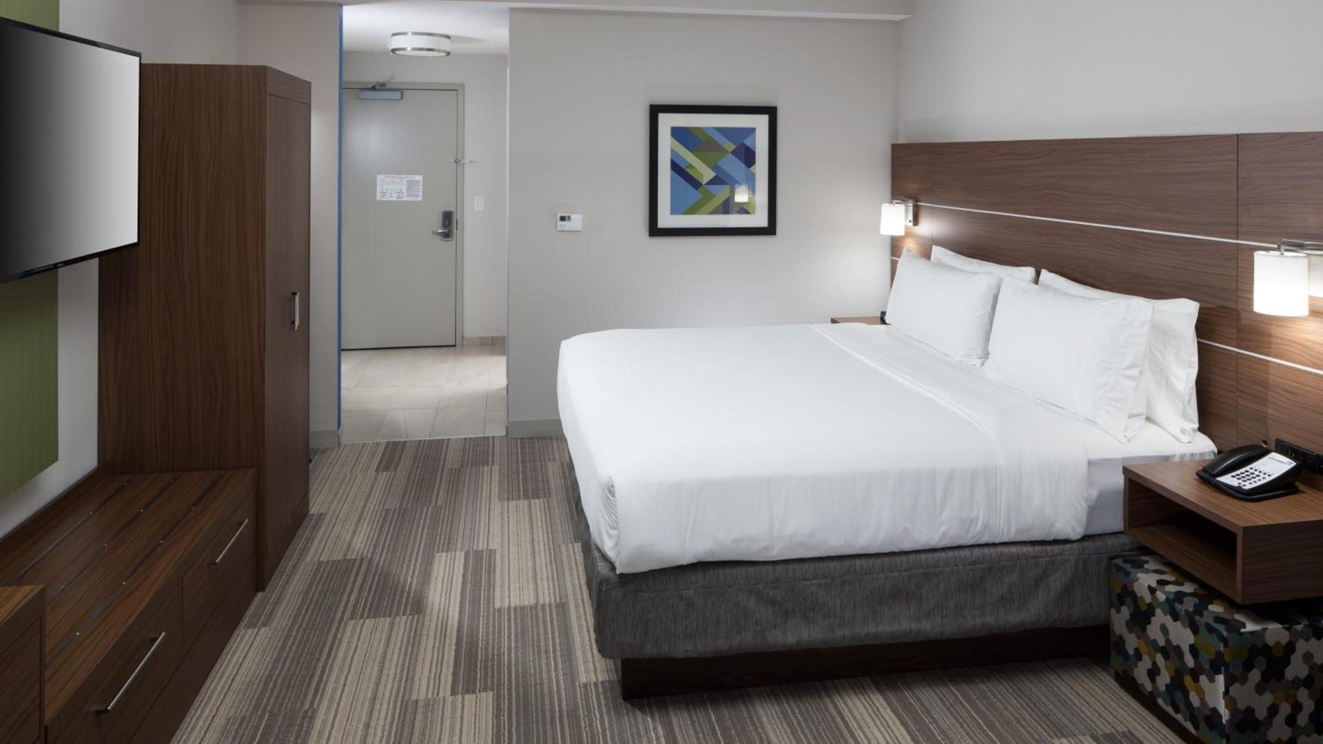 Holiday Inn Express & Suites Orlando At SeaWorld by IHG - With Free Shuttle Service to SeaWorld Parks photo 48