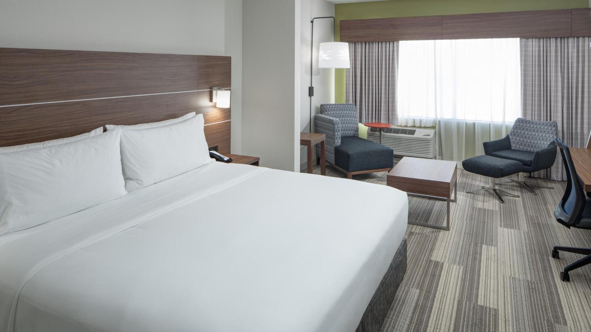 Holiday Inn Express & Suites Orlando At SeaWorld by IHG - With Free Shuttle Service to SeaWorld Parks photo 59