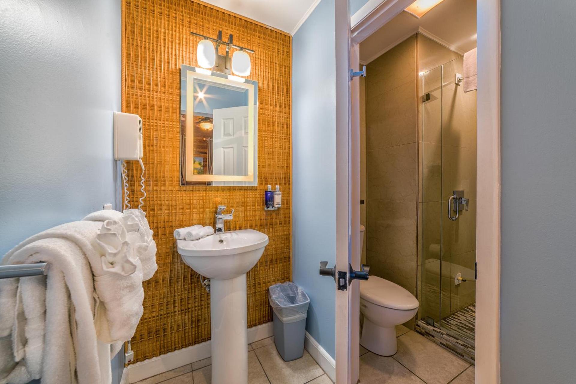 Seascape Tropical Inn photo 10
