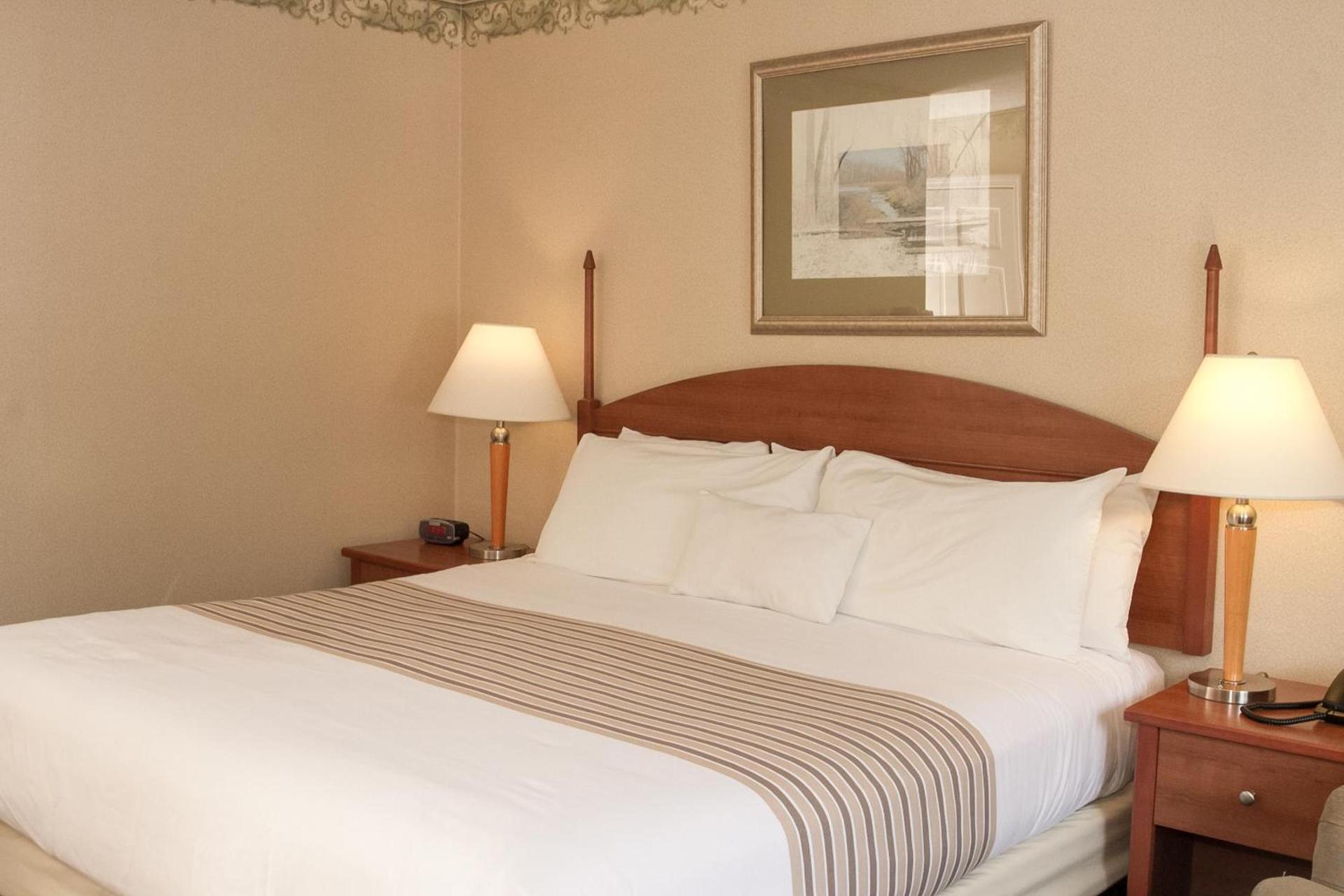 Flagship Inn photo 20