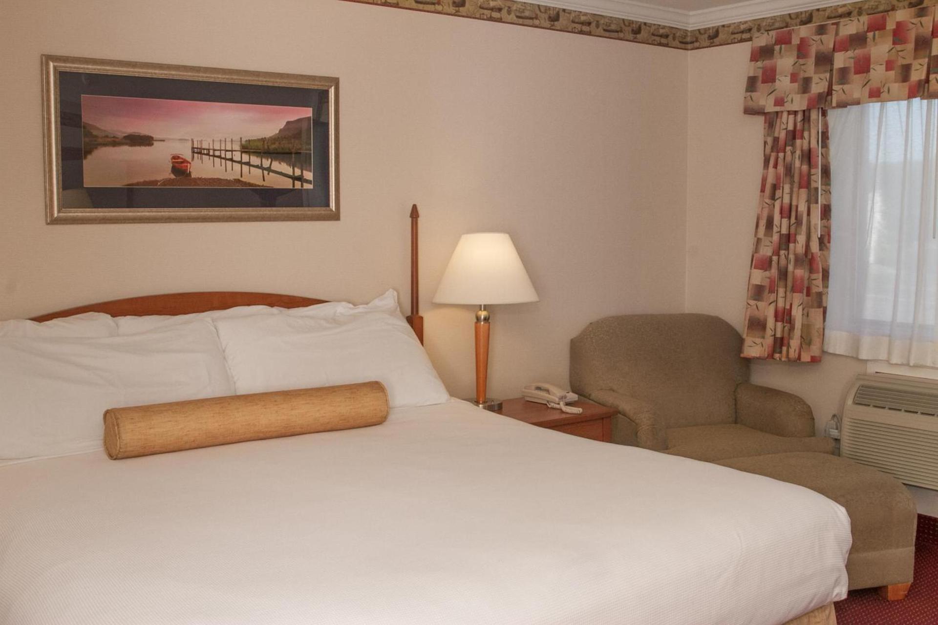 Flagship Inn photo 18