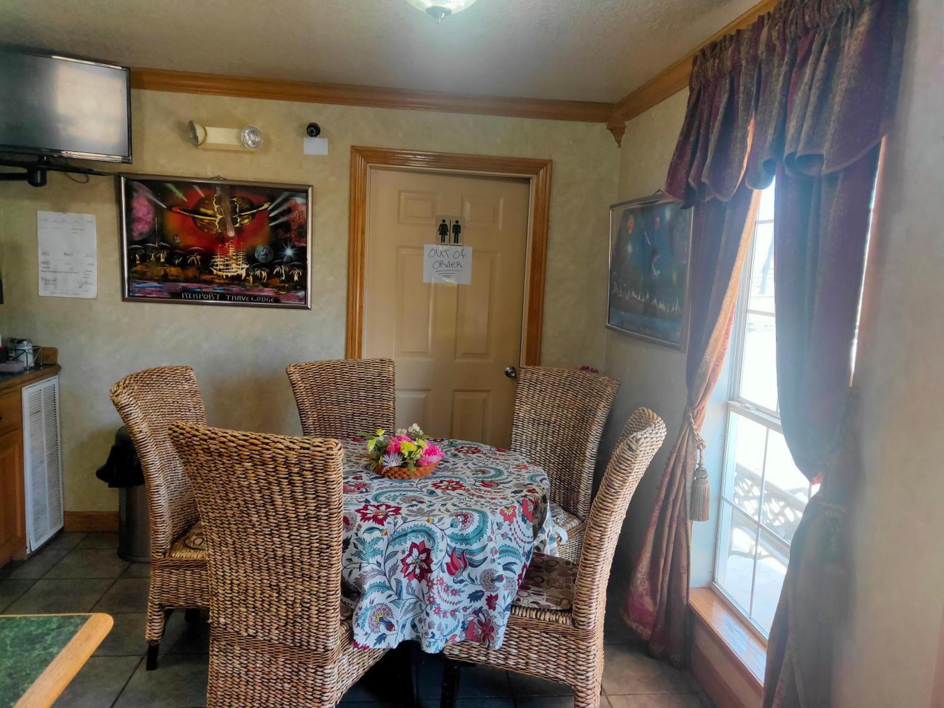 El Rancho Motel photo 9