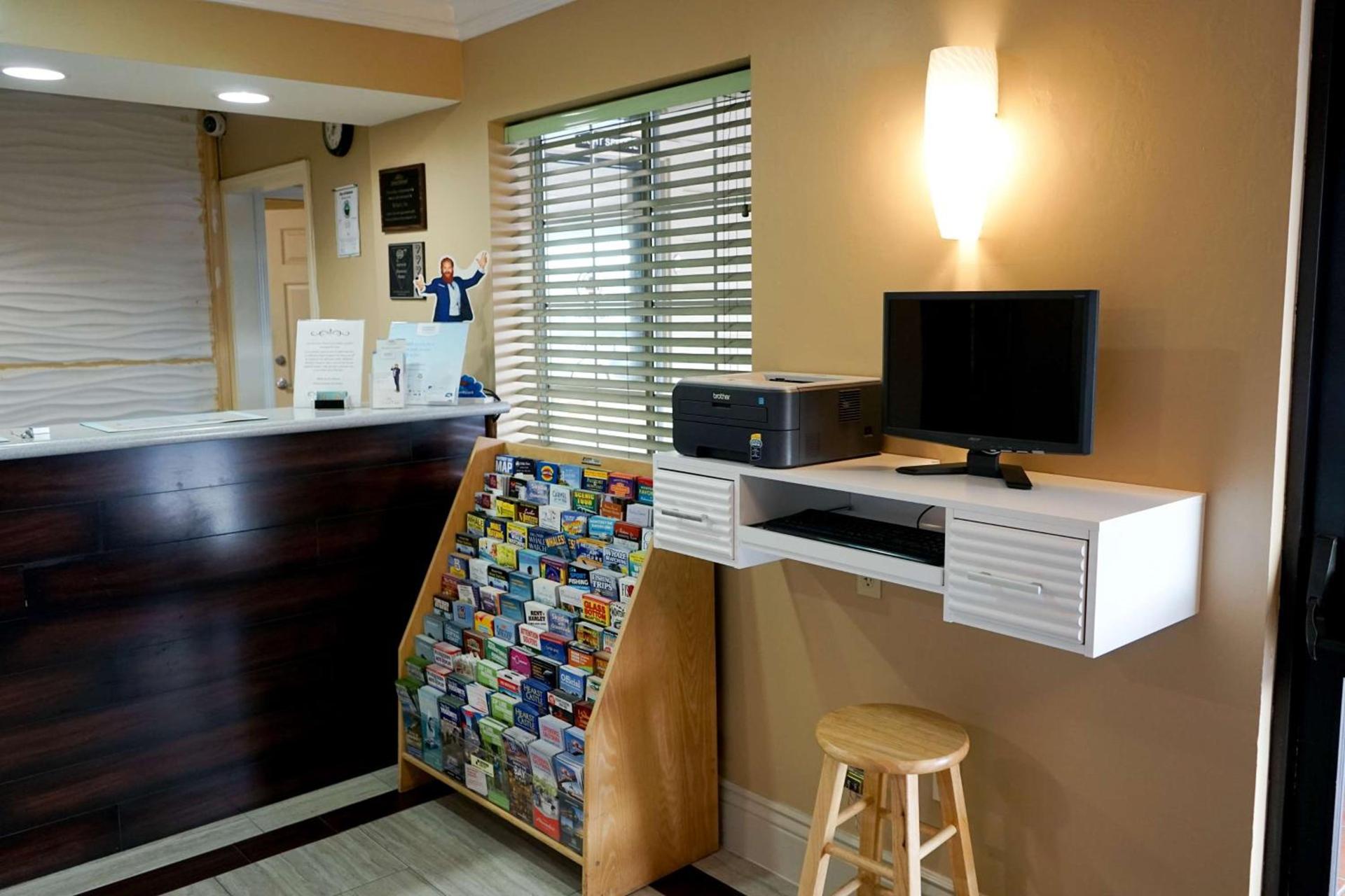 Howard Johnson by Wyndham Salinas photo 3