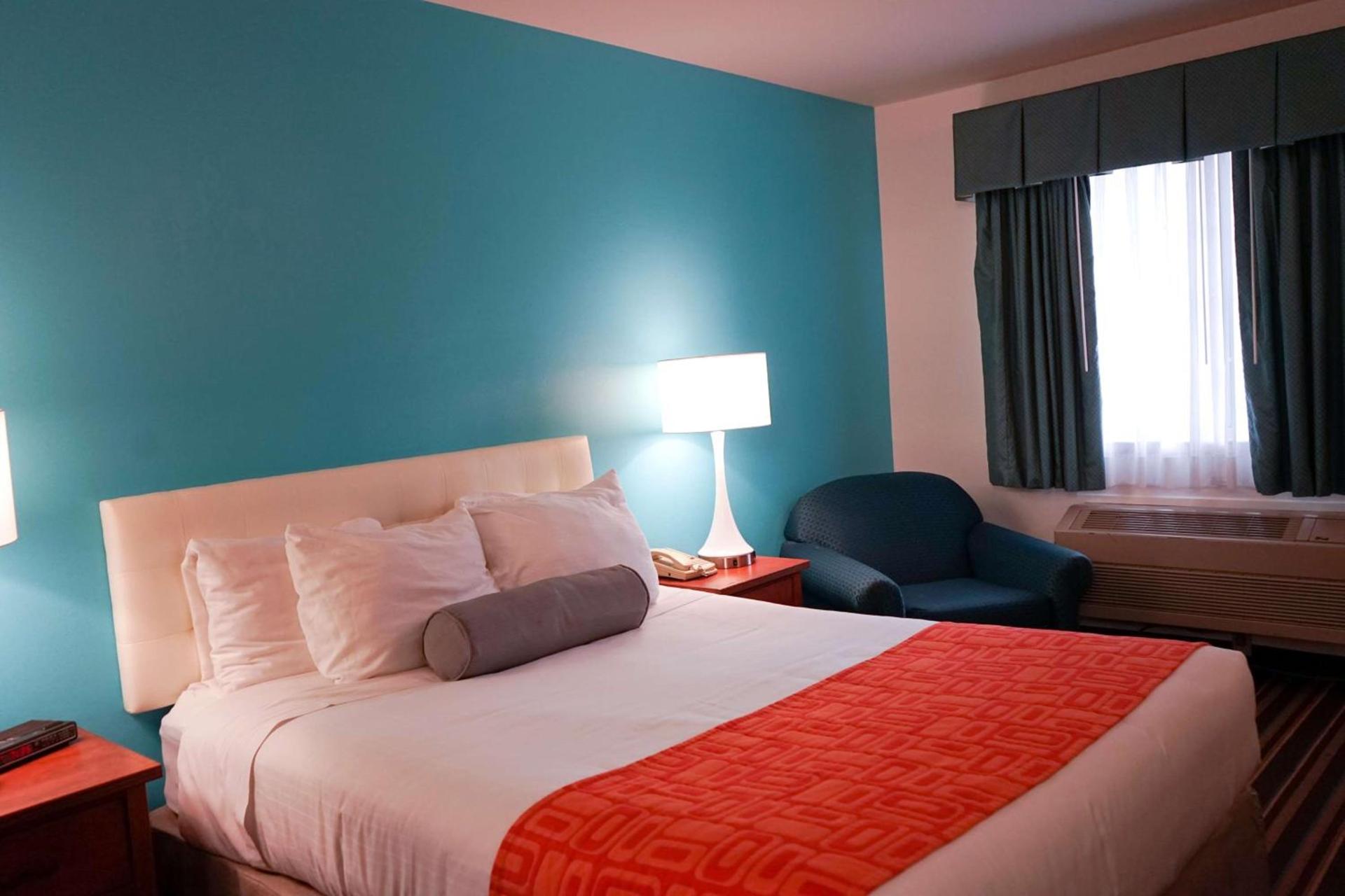 Howard Johnson by Wyndham Salinas photo 6