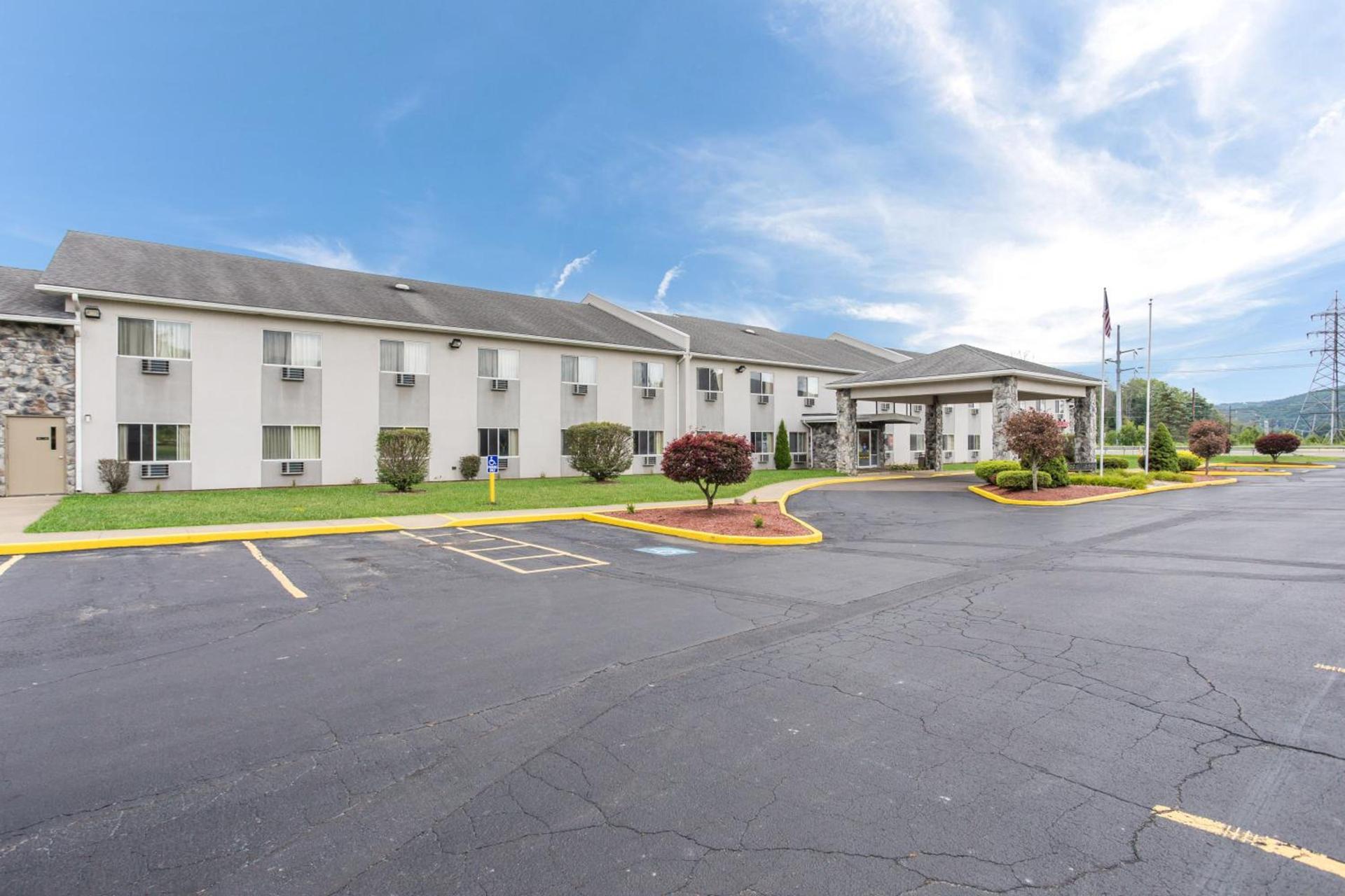 Econo Lodge Painted Post - Corning photo 26