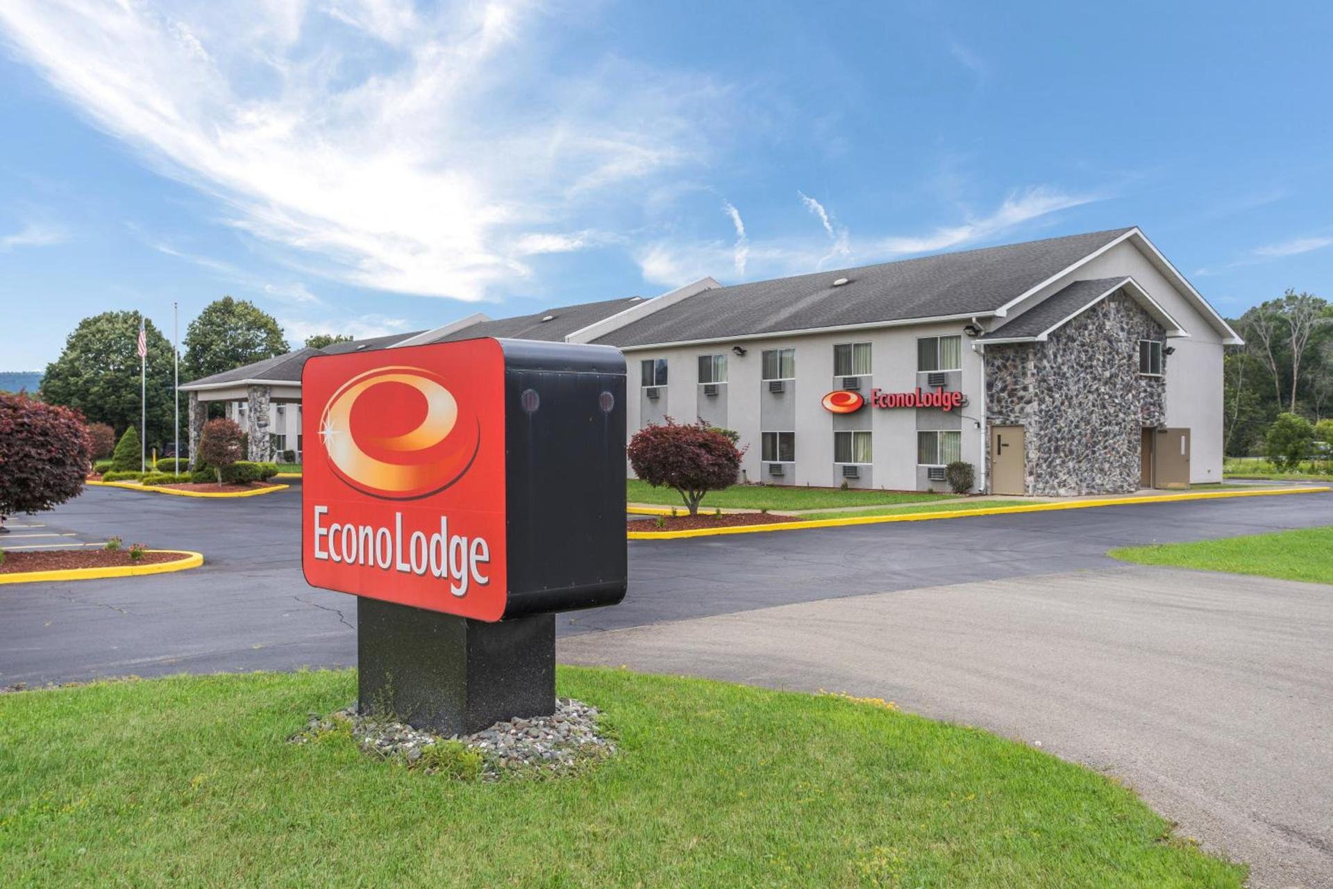 Econo Lodge Painted Post - Corning photo 25