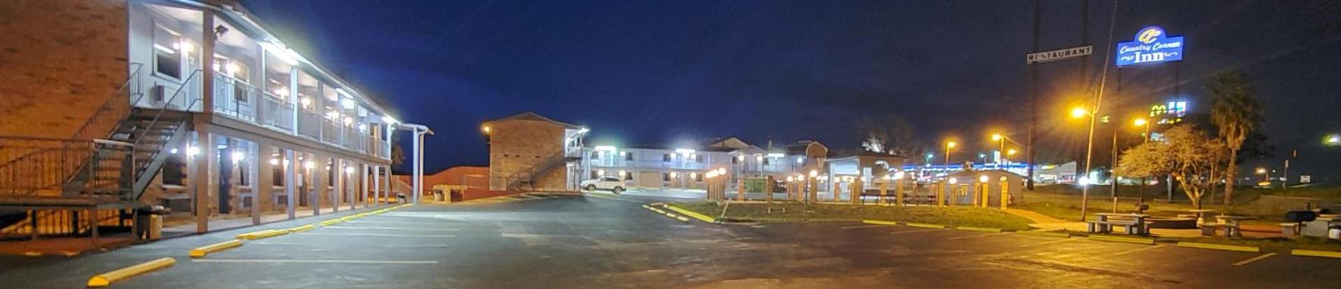 THE COUNTRY CORNER INN photo 4