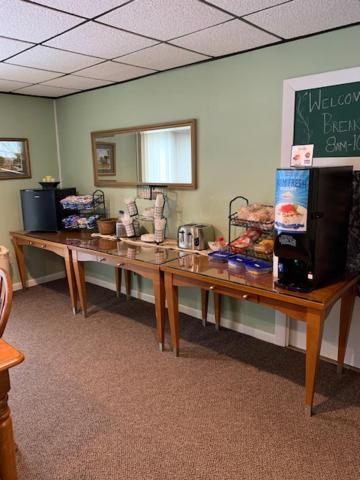 Colonial Valley Motel photo 9