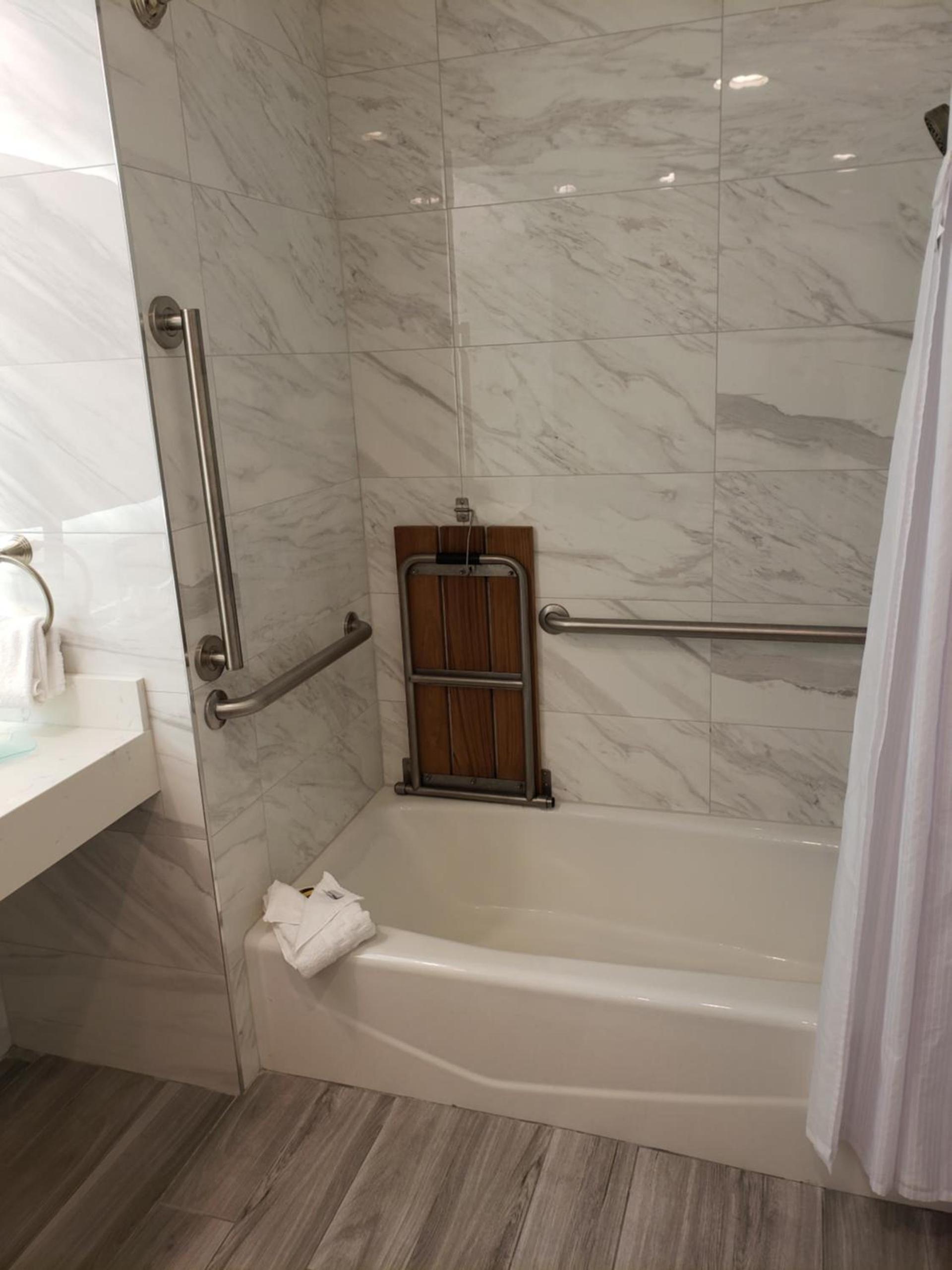 Best Western Plus Sunset Plaza Hotel photo 41
