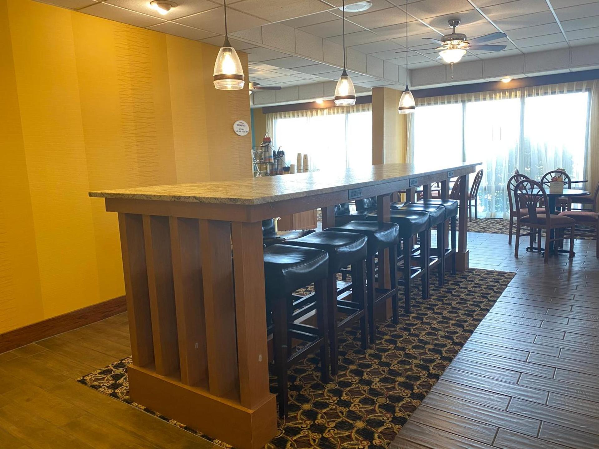 Baymont by Wyndham Fayetteville photo 3