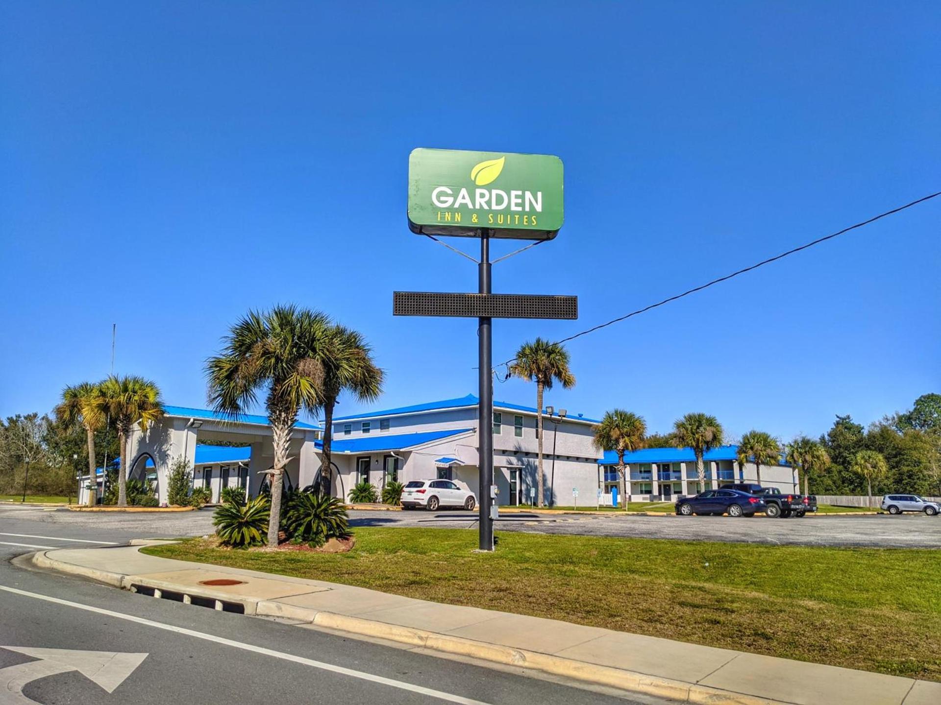 Garden Inn & Suites photo 1