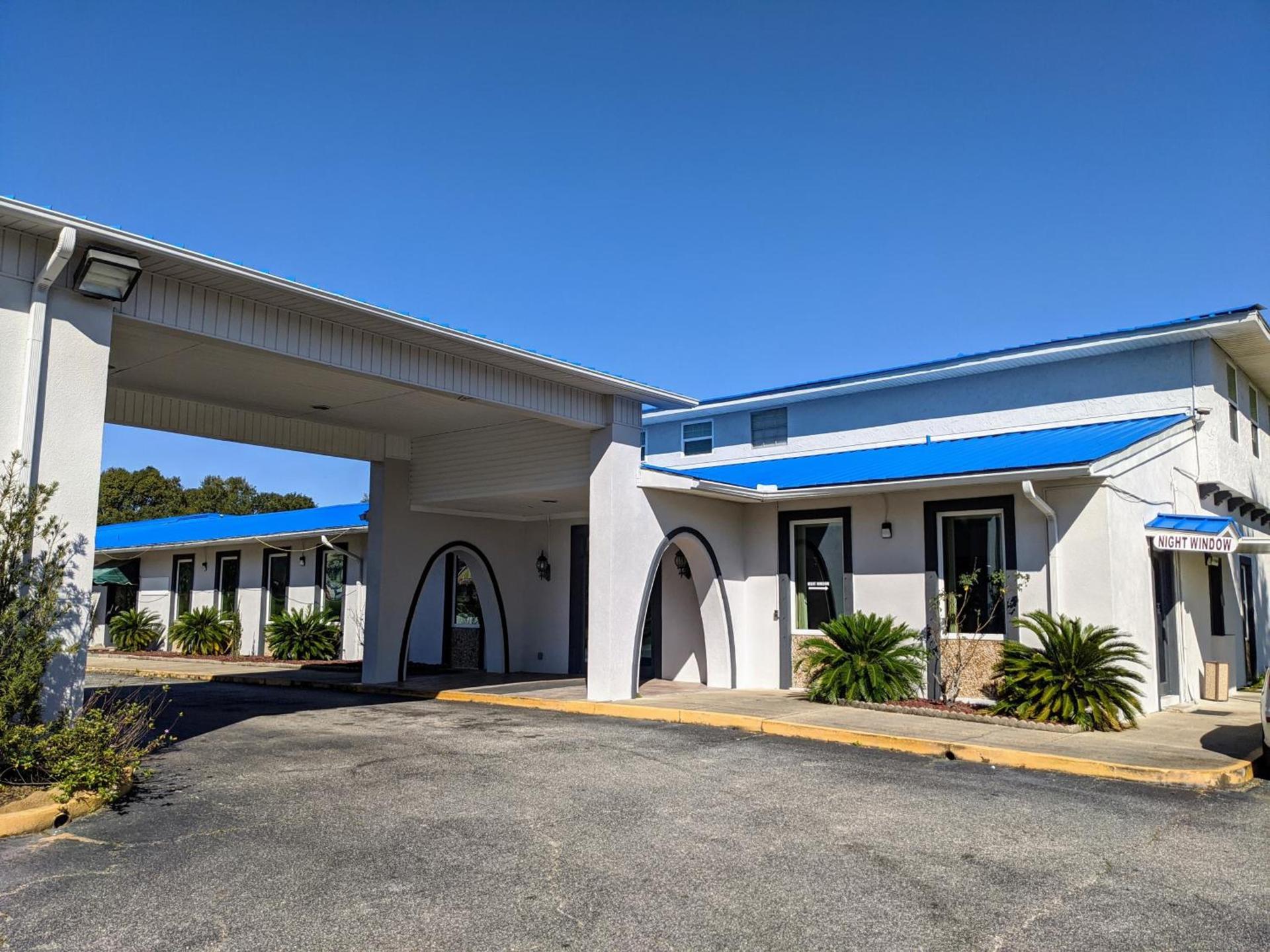 Garden Inn & Suites photo 2