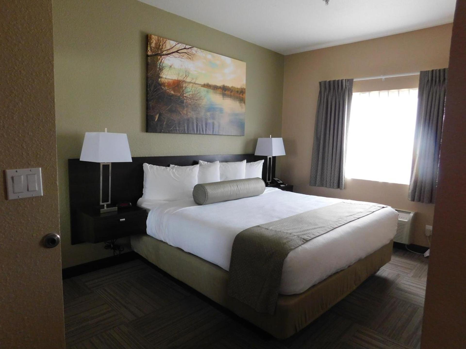 Island Suites photo 6