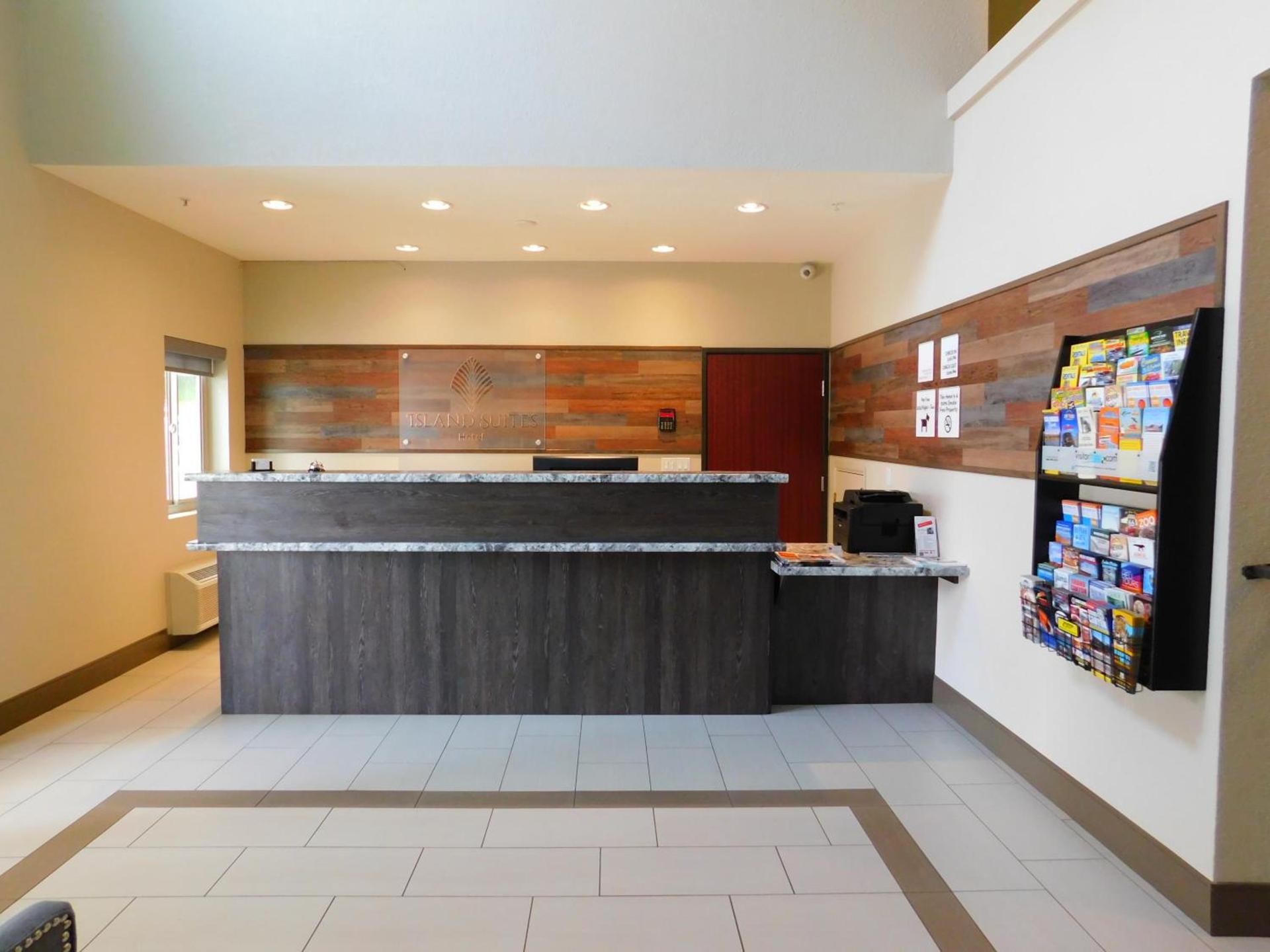 Island Suites photo 2