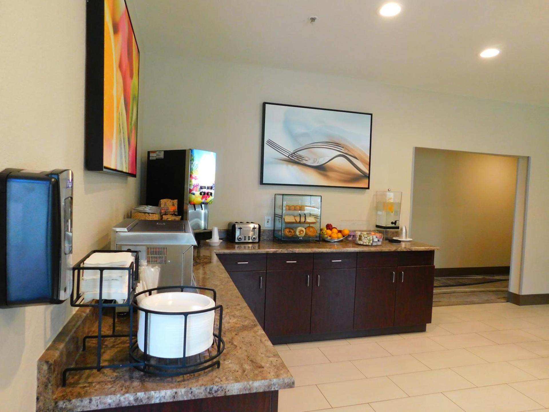 Island Suites photo 24