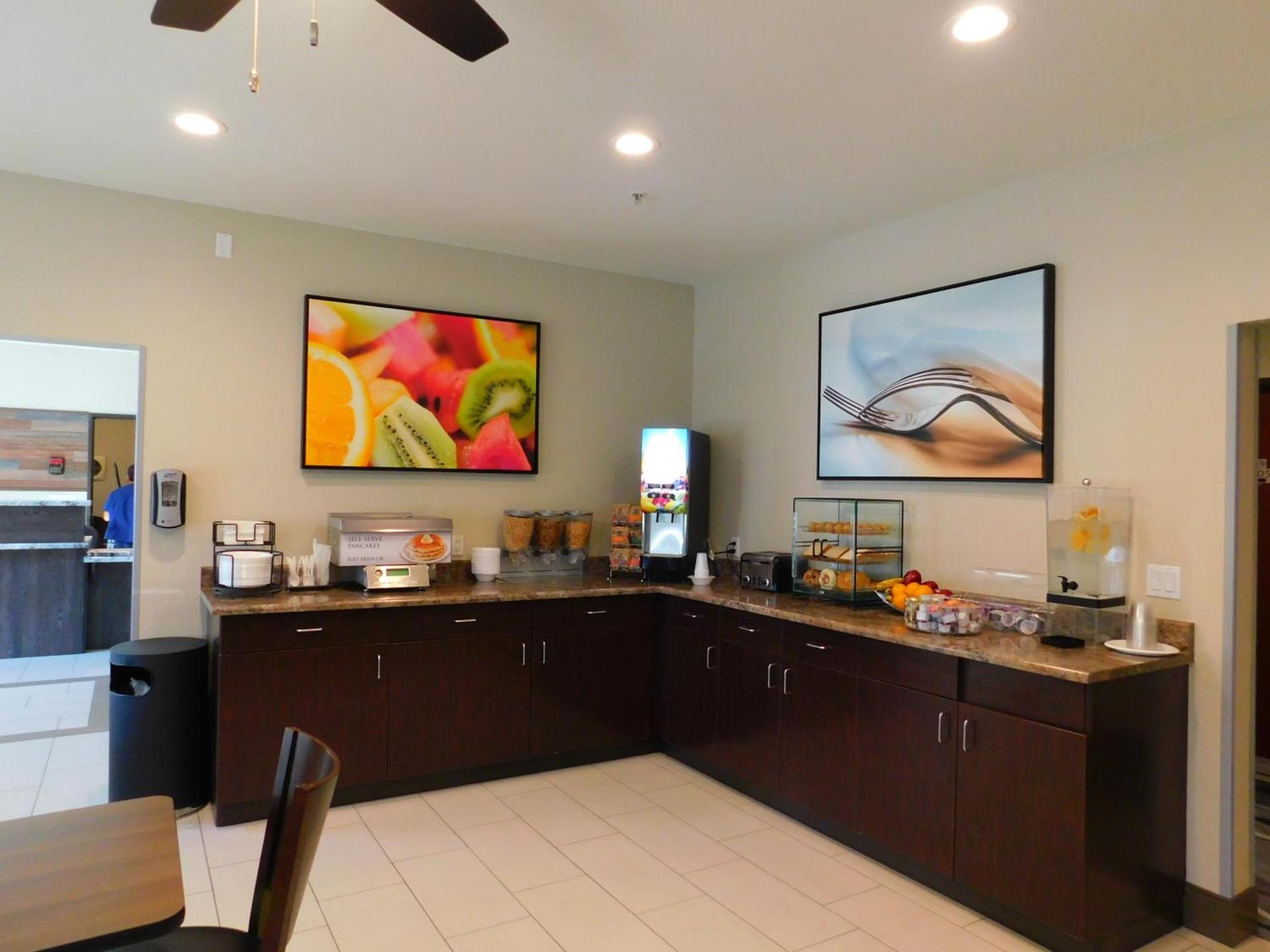 Island Suites photo 9