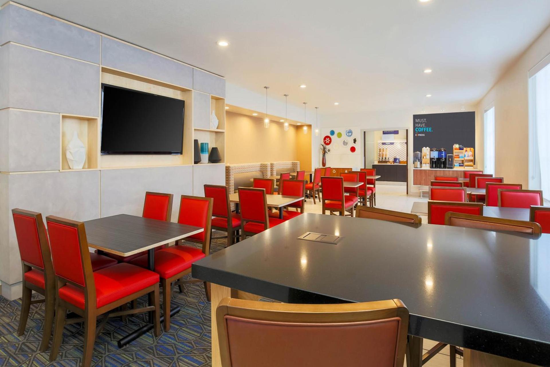 Holiday Inn Express Lancaster by IHG photo 7