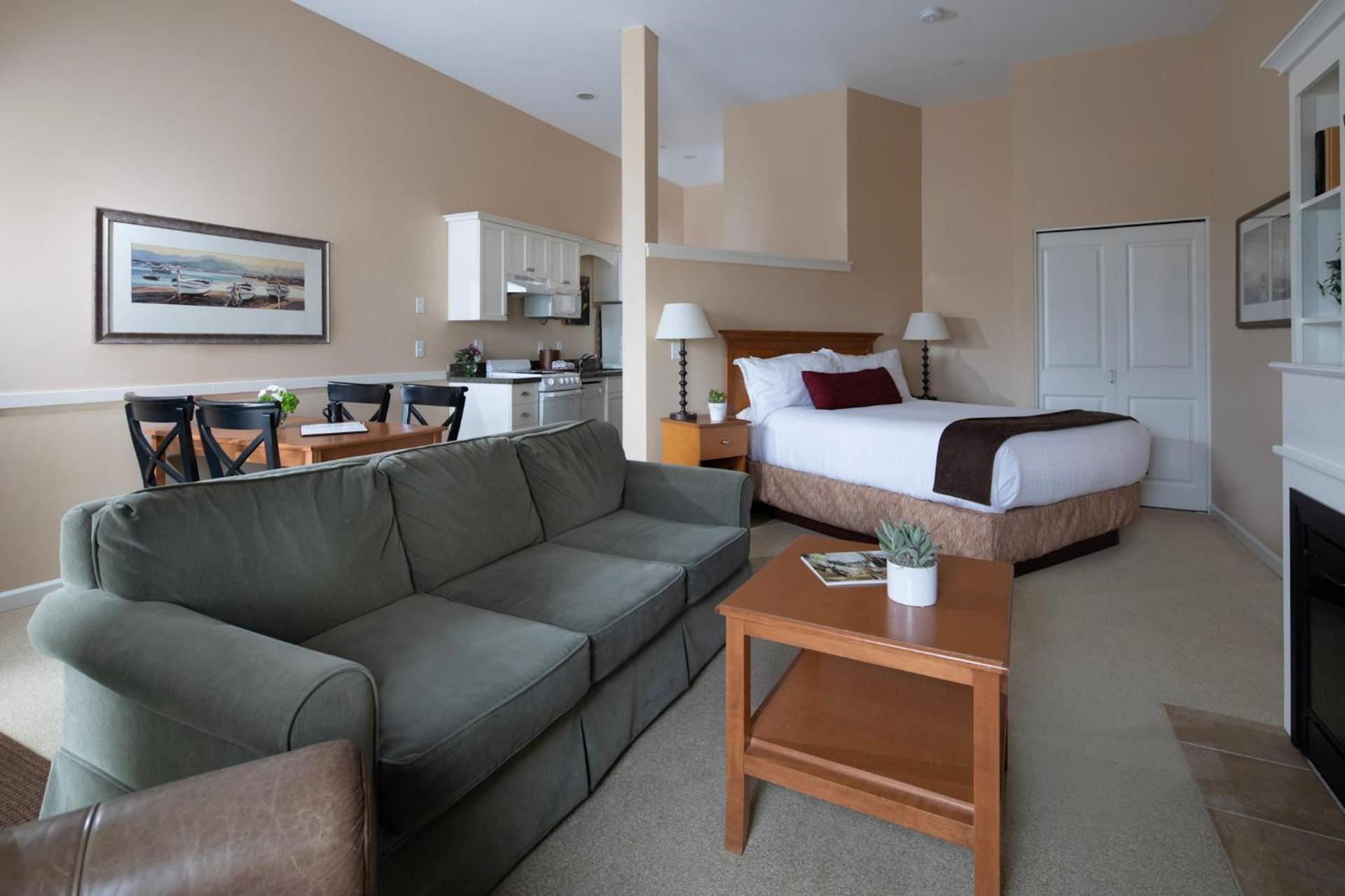 Rivertide Suites photo 15