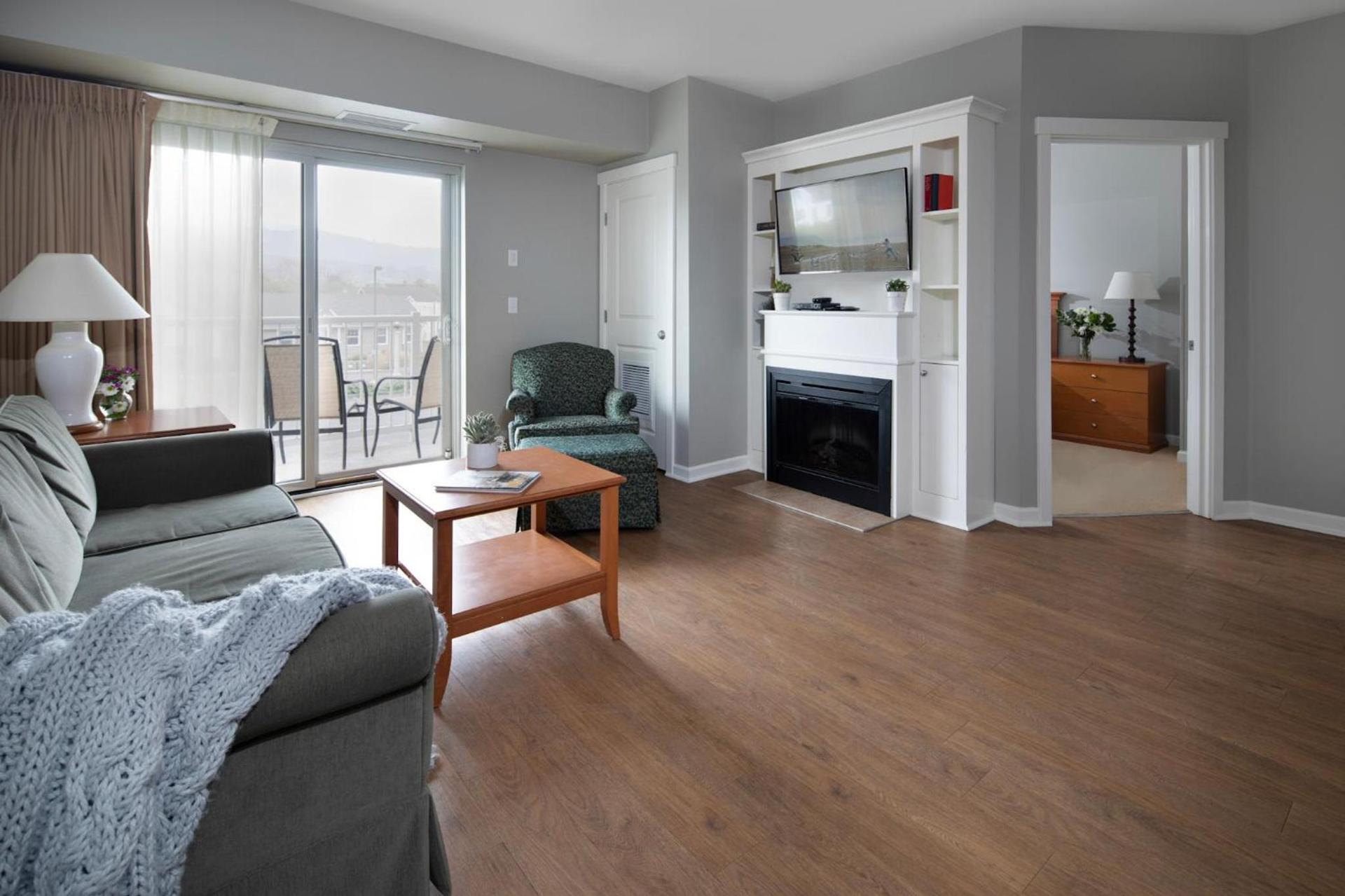Rivertide Suites photo 9