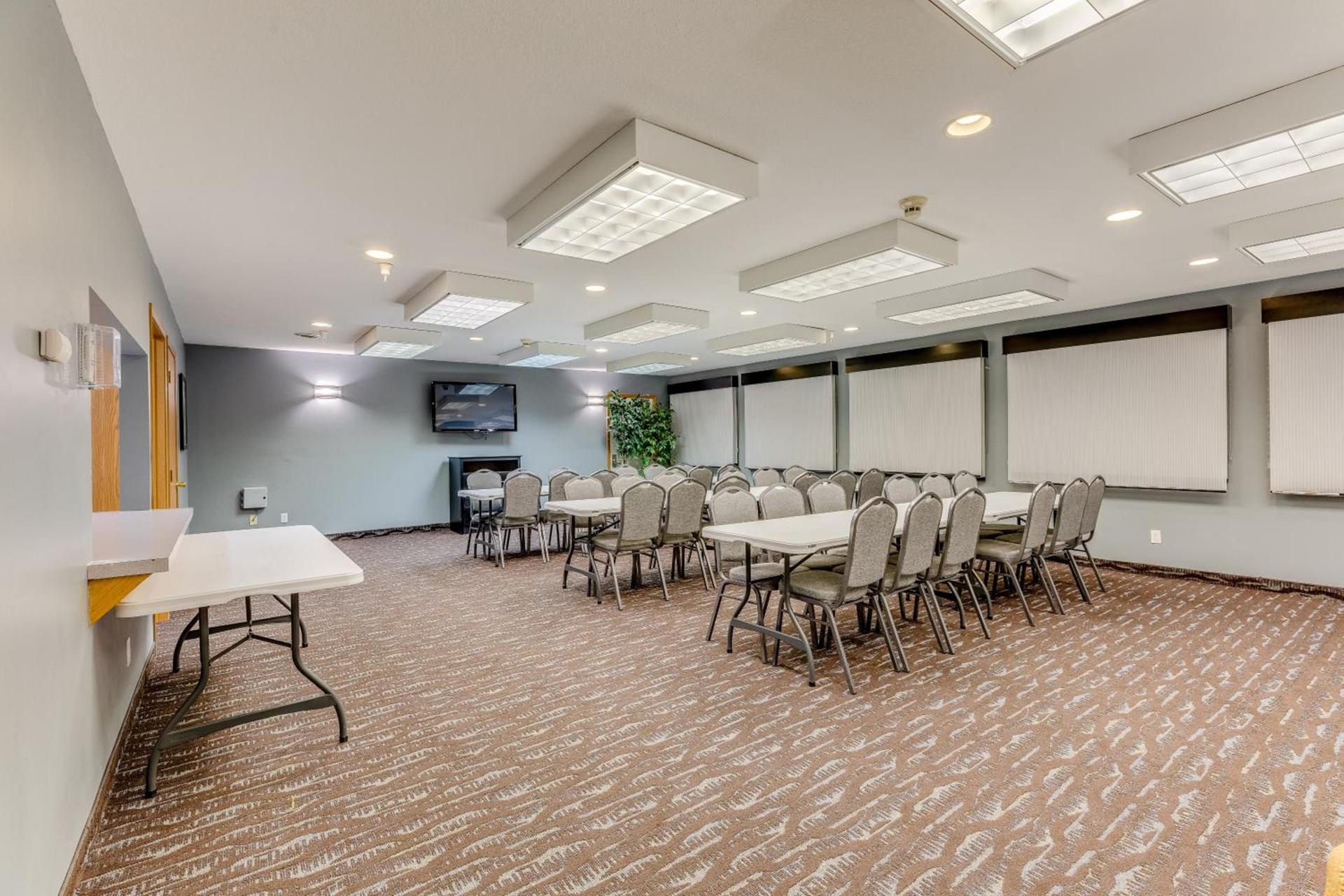 Best Western Lakewinds photo 62