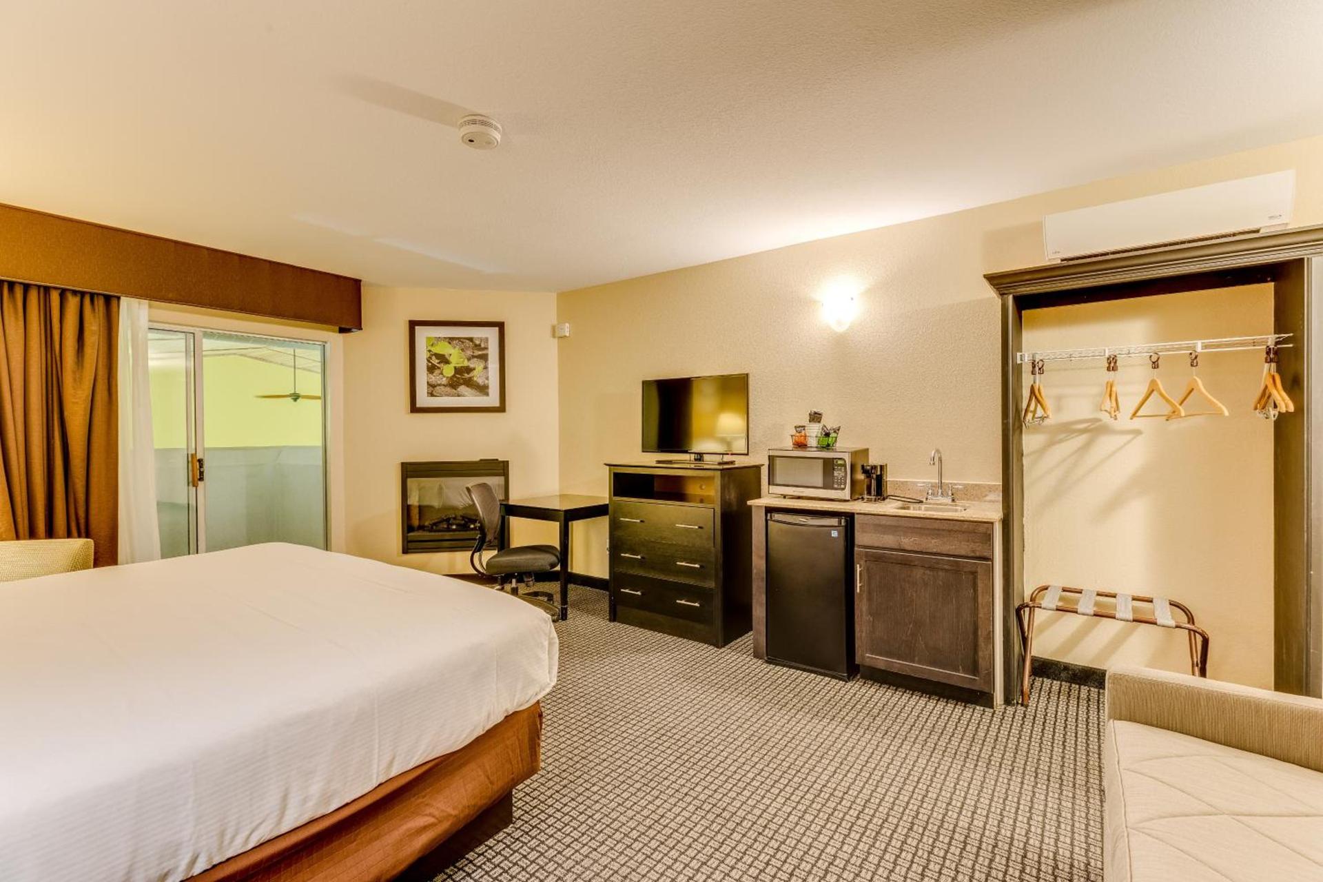 Best Western Lakewinds photo 59