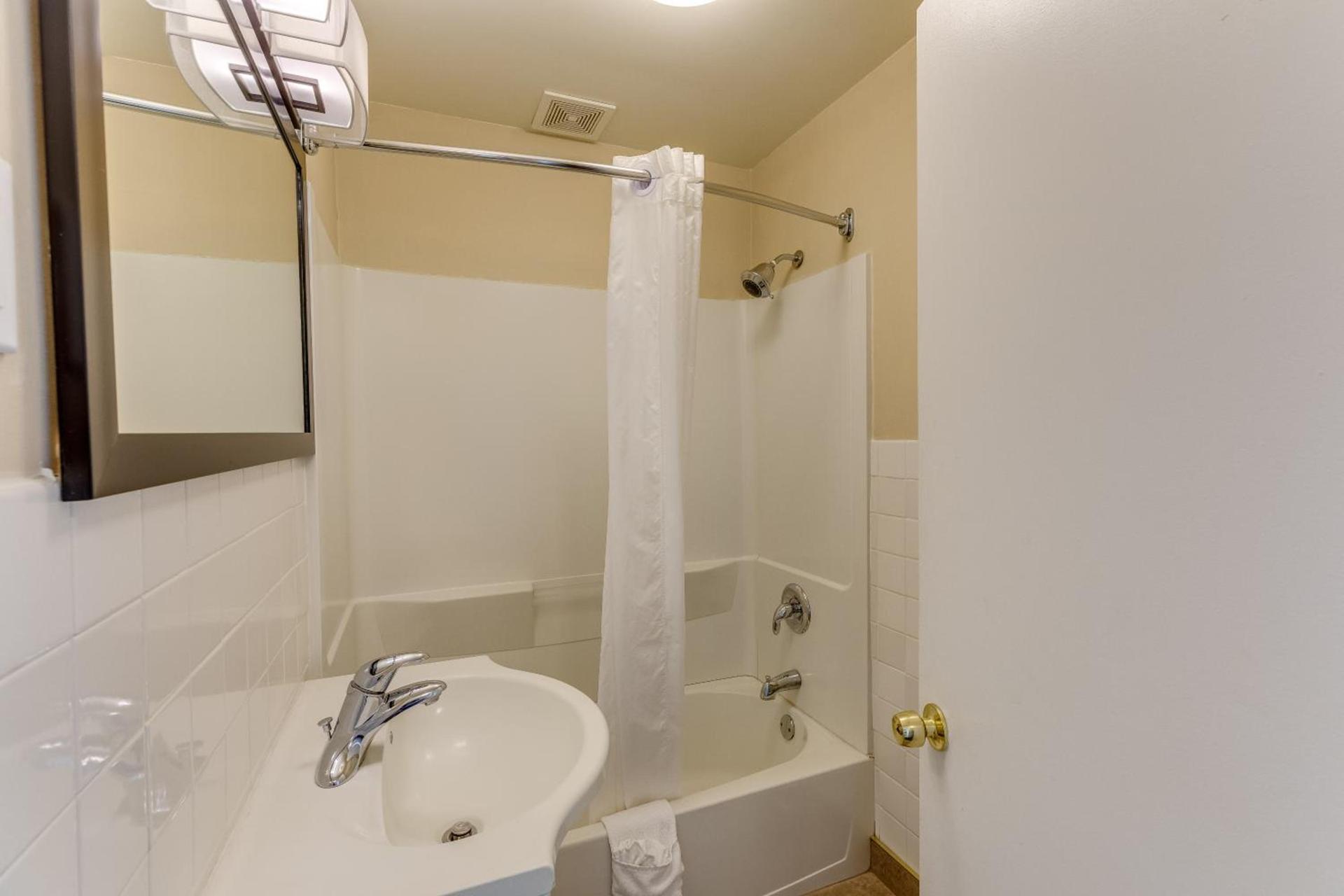 Best Western Lakewinds photo 46