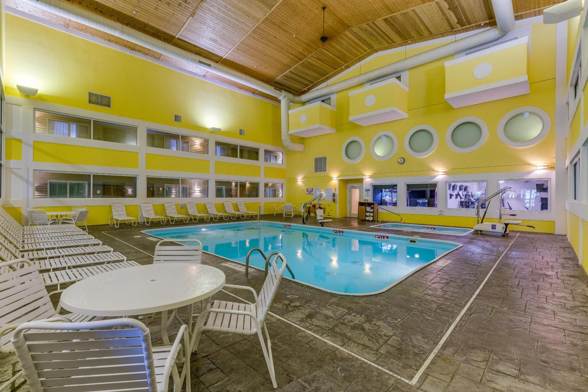 Best Western Lakewinds photo 42