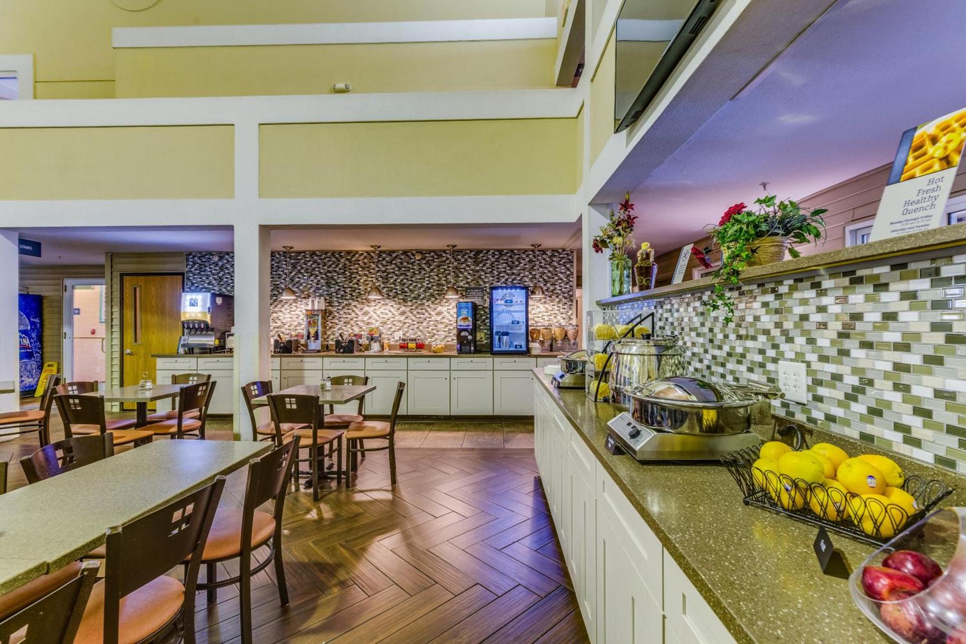 Best Western Lakewinds photo 51