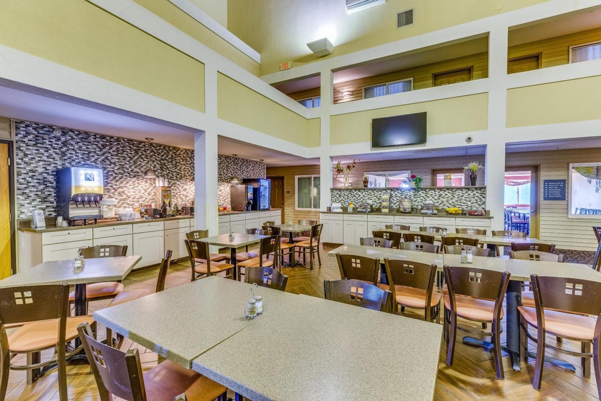 Best Western Lakewinds photo 53