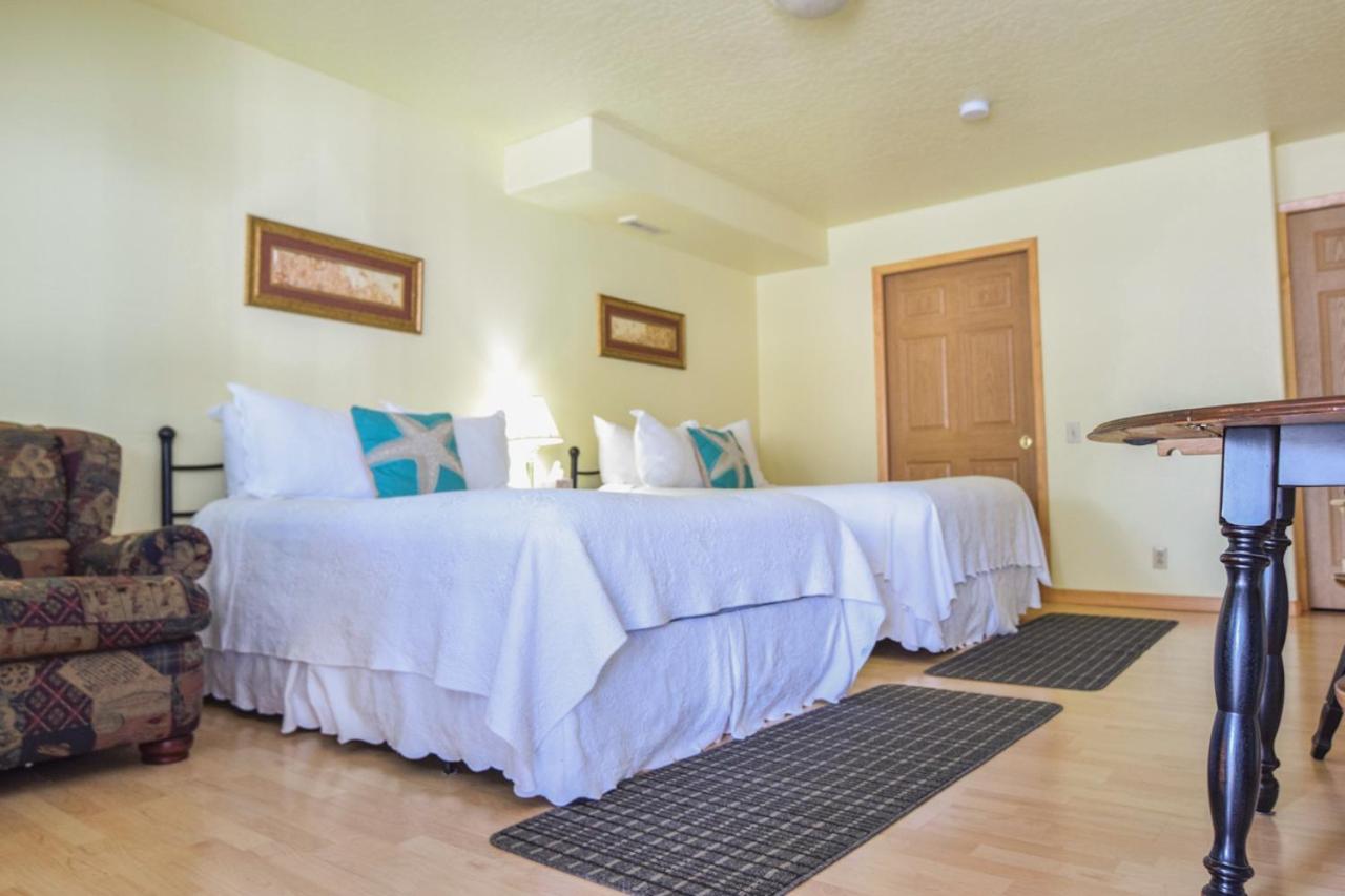 Sea Treasures Inn photo 14
