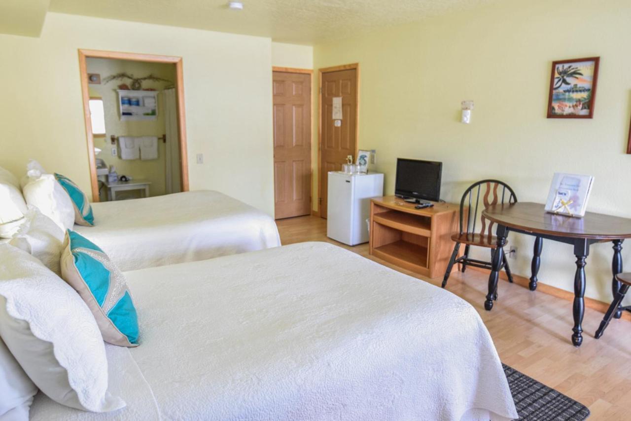Sea Treasures Inn photo 40