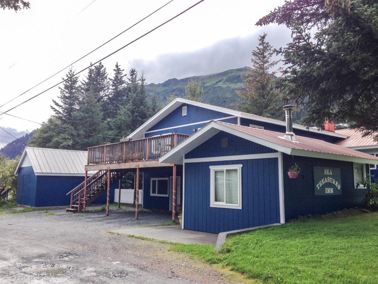 Sea Treasures Inn photo 1