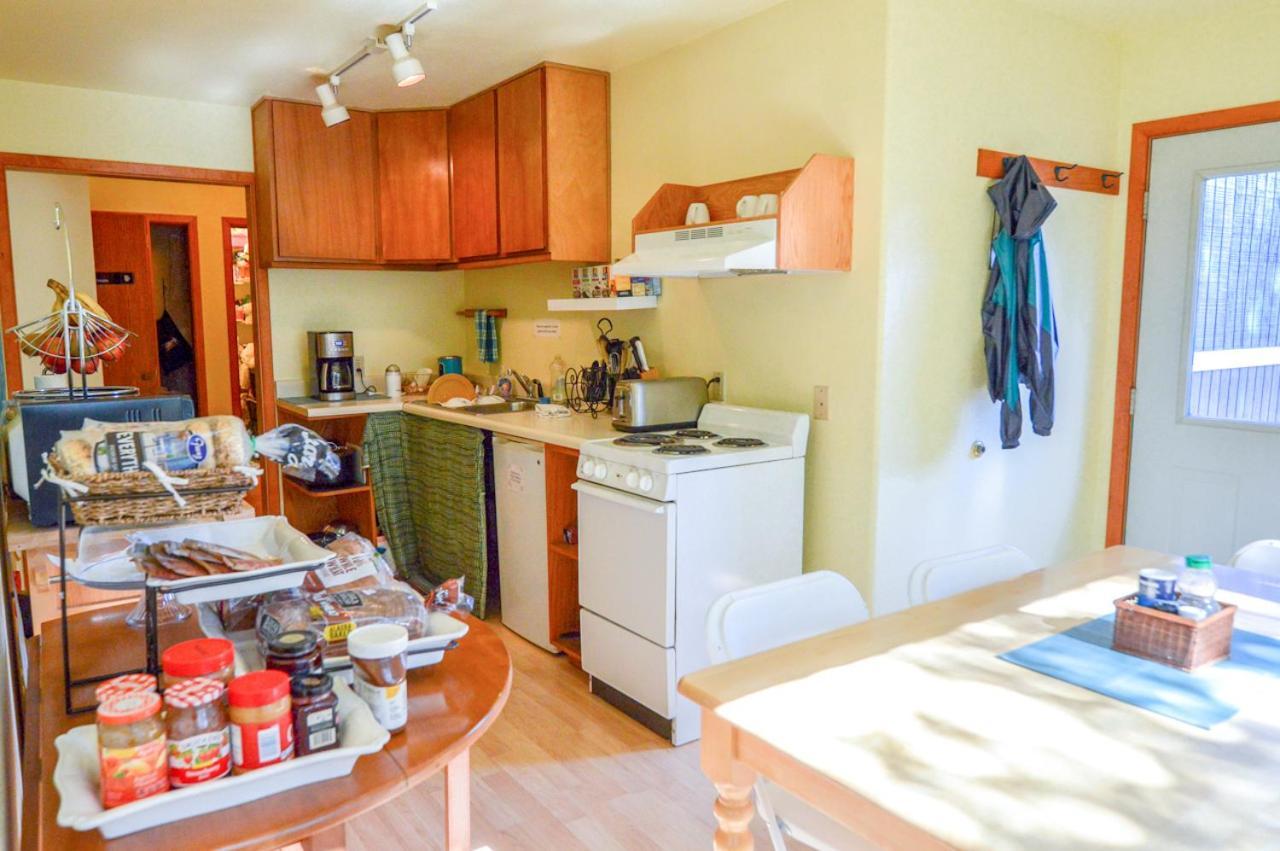 Sea Treasures Inn photo 33
