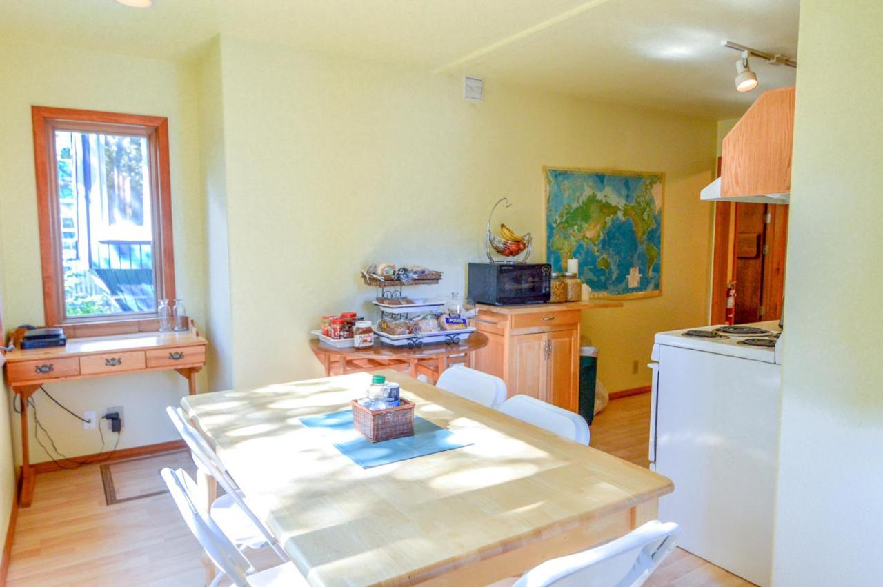 Sea Treasures Inn photo 12