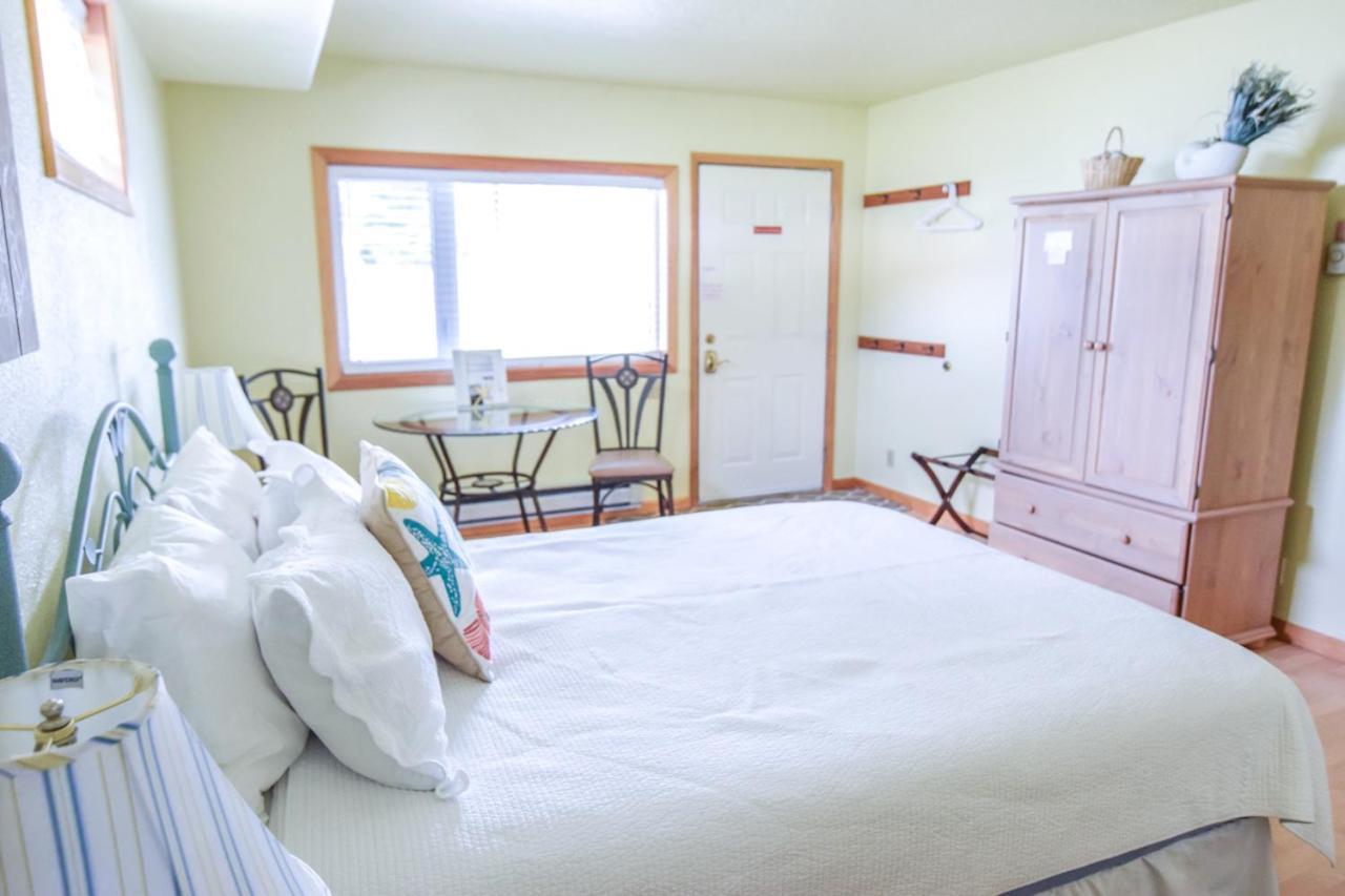 Sea Treasures Inn photo 9