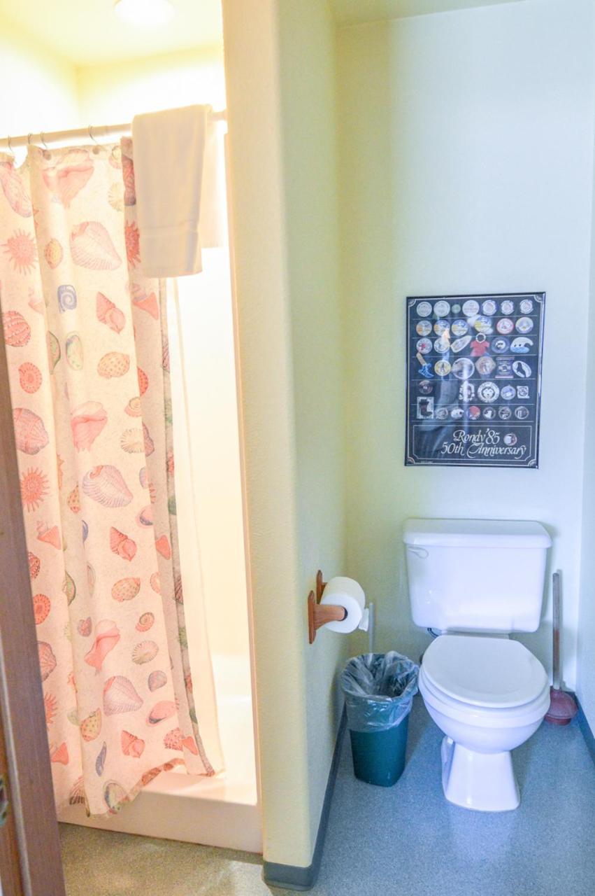 Sea Treasures Inn photo 17