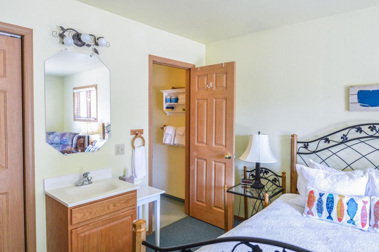 Sea Treasures Inn photo 13