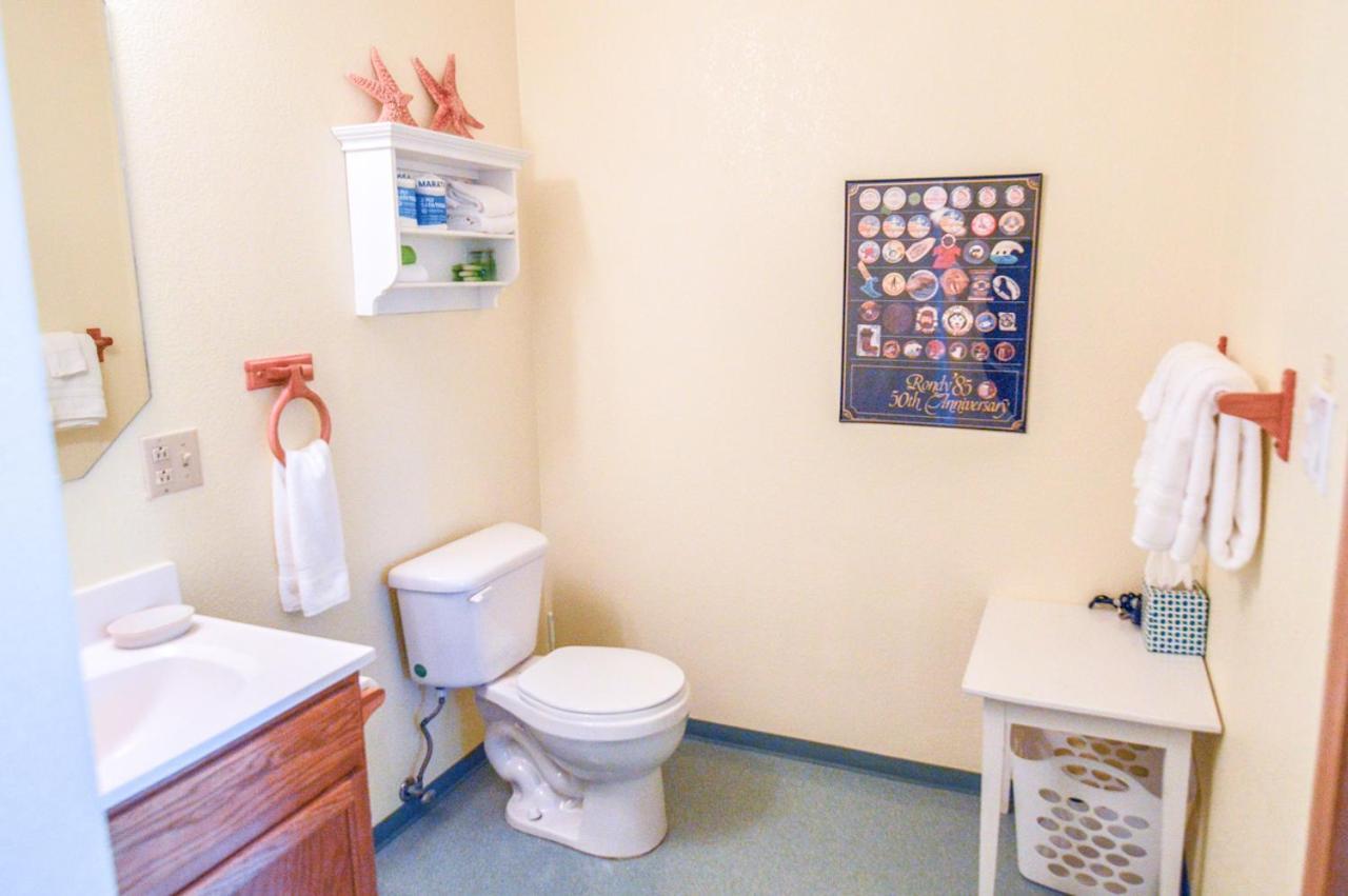 Sea Treasures Inn photo 25
