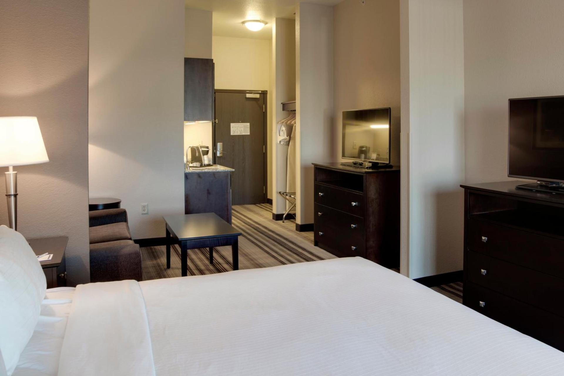 Holiday Inn Express & Suites Nevada by IHG photo 50