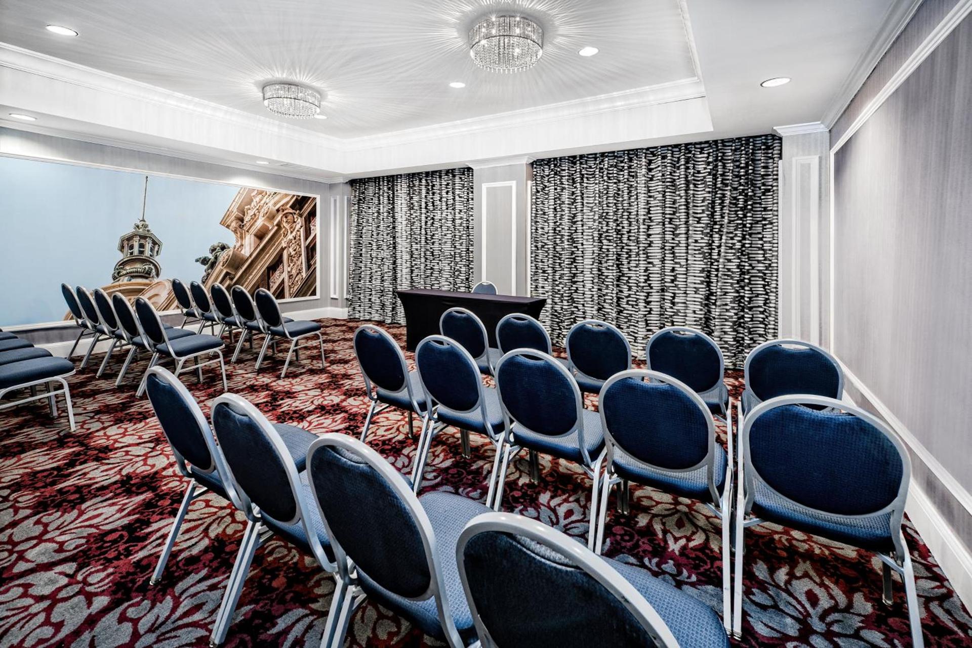 Hotel Indigo Dallas Downtown by IHG photo 39
