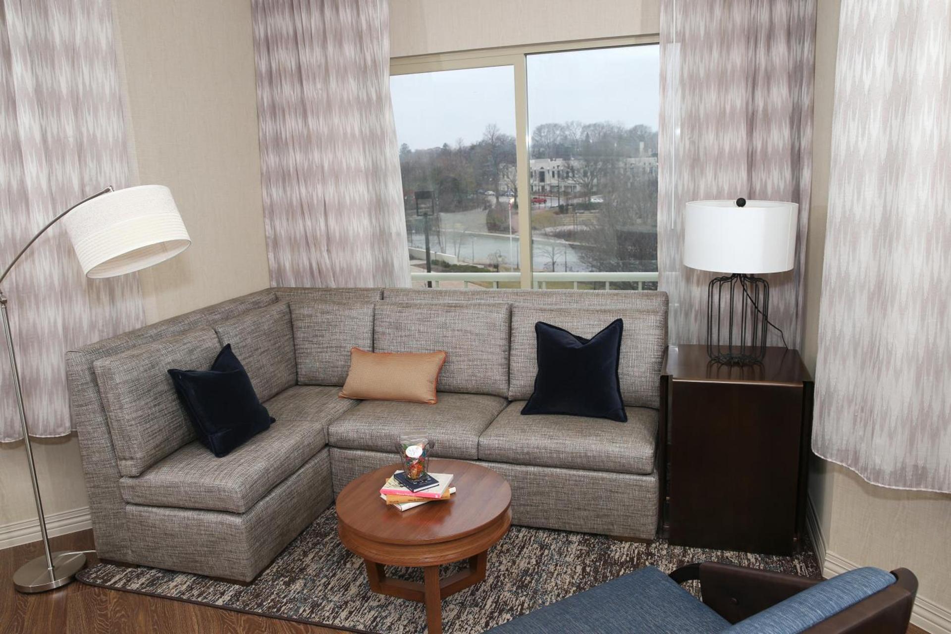 Hotel Indigo Naperville Riverwalk by IHG photo 14