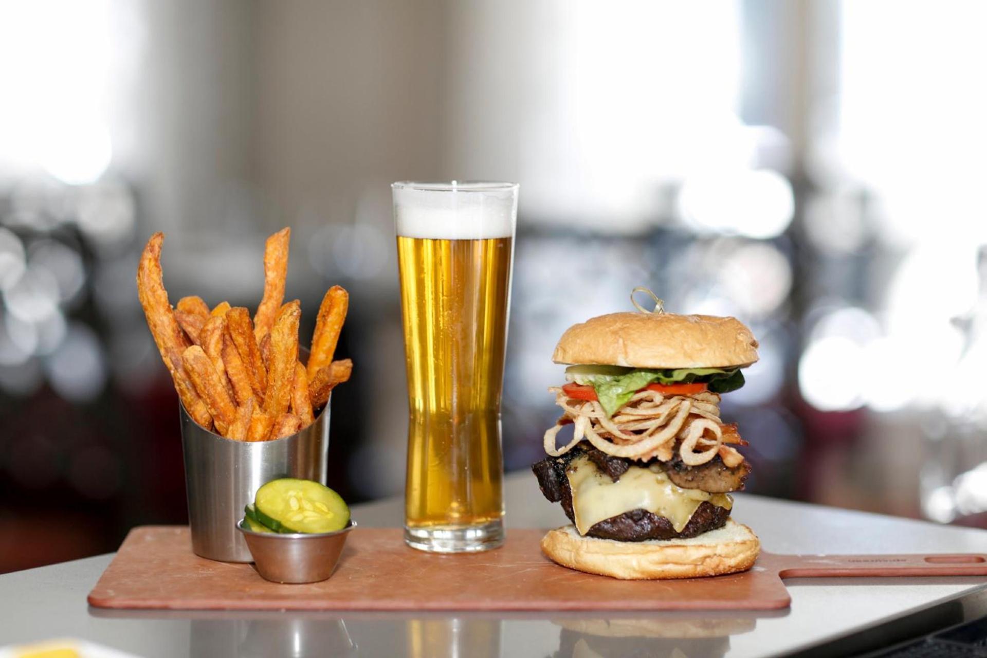 Hotel Indigo Atlanta-Vinings Ballpark Area by IHG photo 93