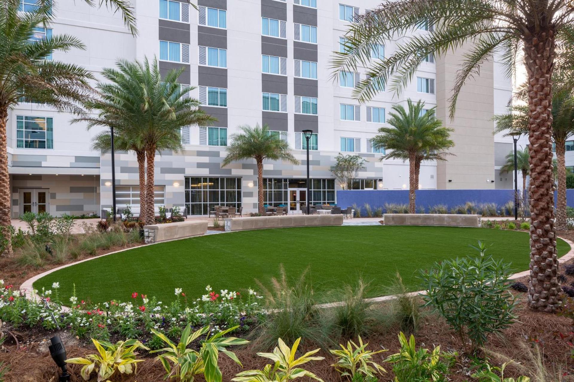 Hotel Indigo Gainesville-Celebration Pointe by IHG photo 14