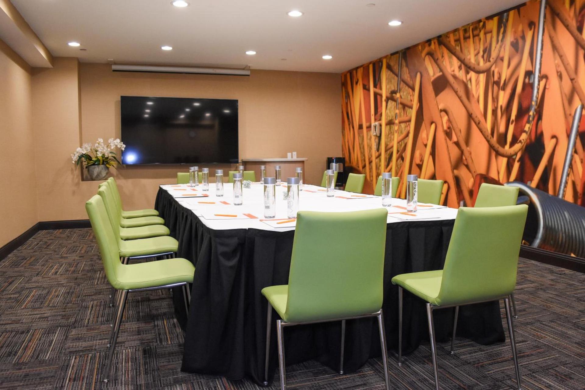 Hotel Indigo Anaheim by IHG photo 37
