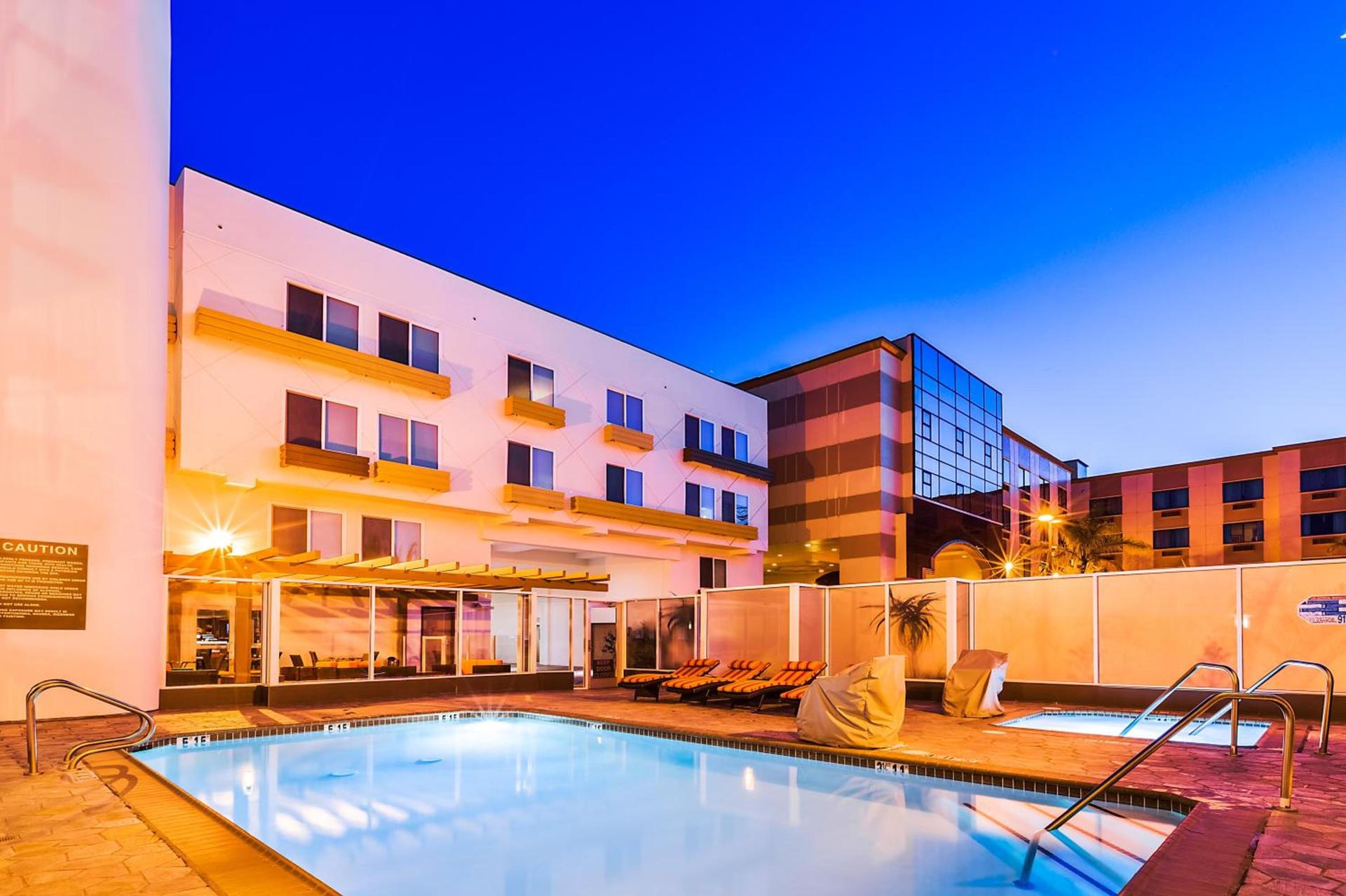 Hotel Indigo Anaheim by IHG photo 5