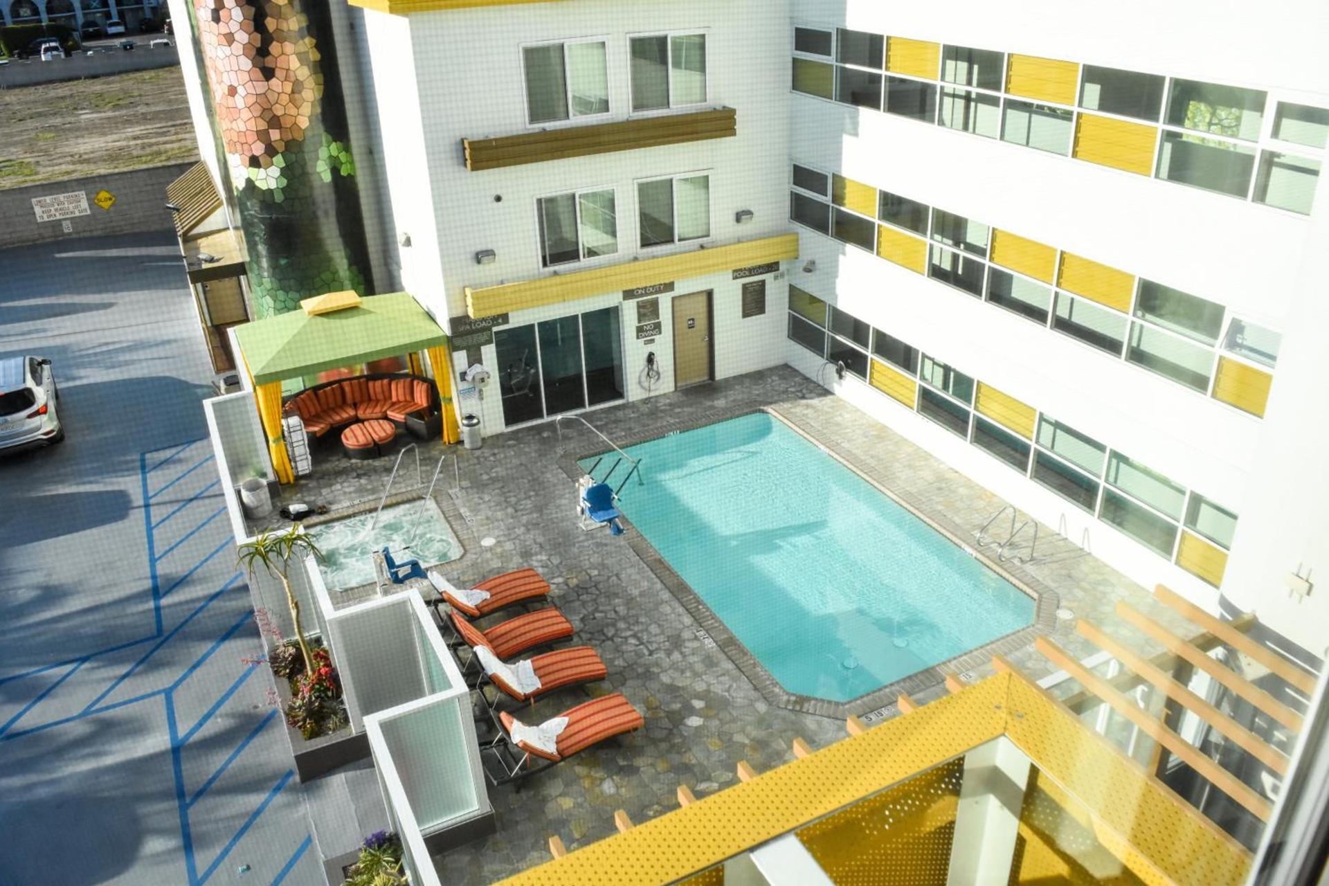Hotel Indigo Anaheim by IHG photo 7
