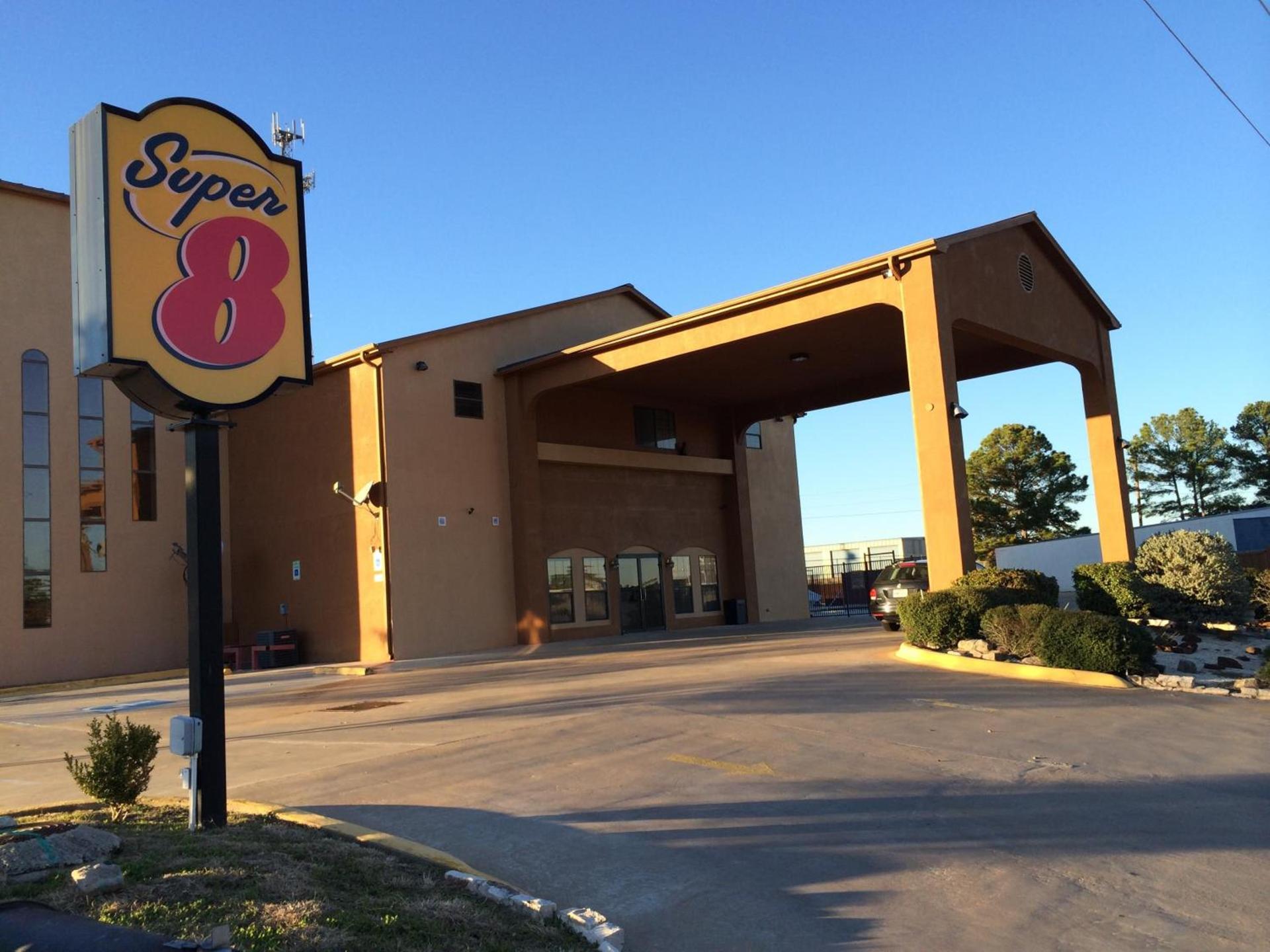 Super 8 by Wyndham Bastrop TX photo 14