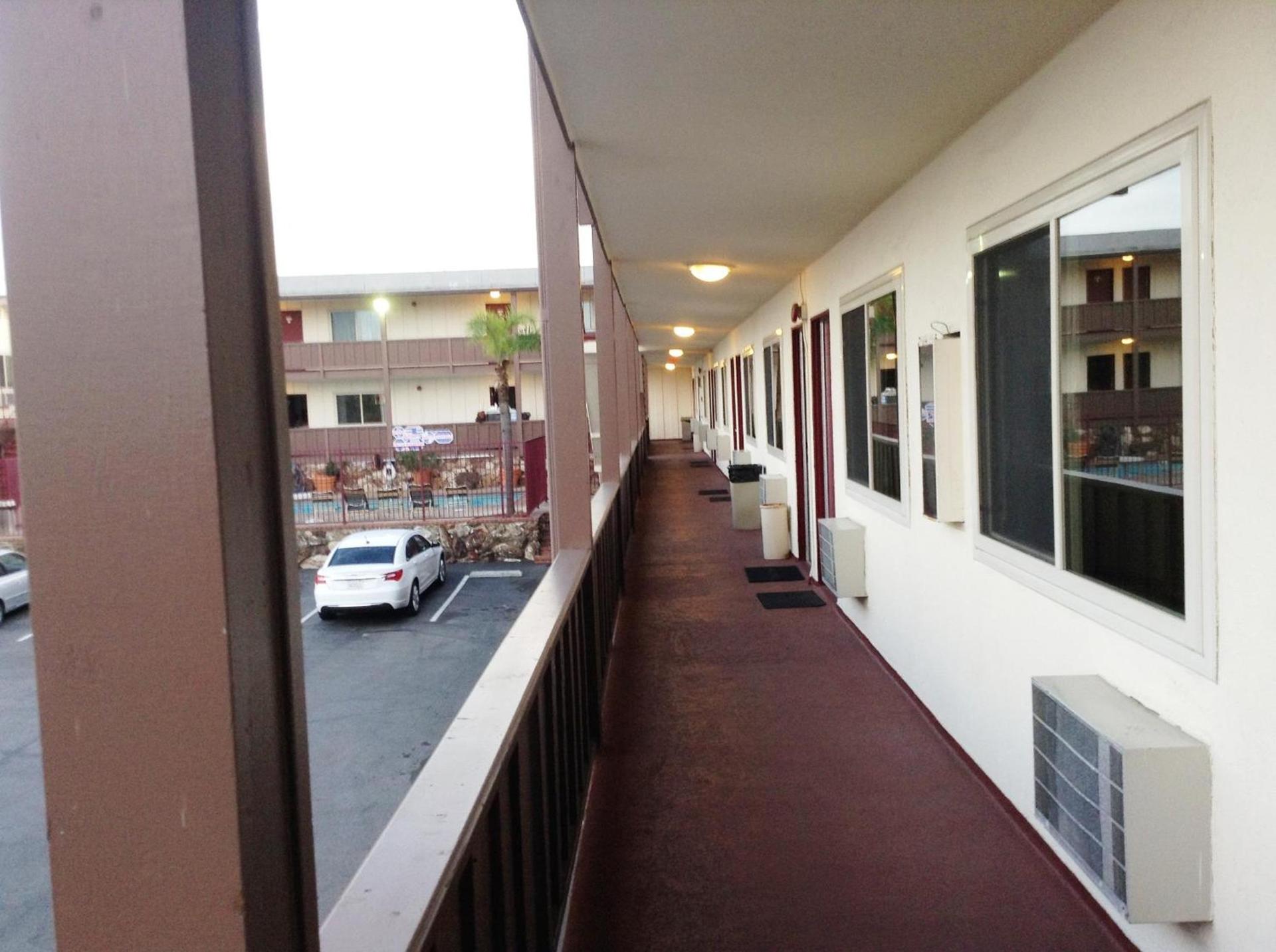 Seahorse Inn Manhattan Beach - LAX photo 7